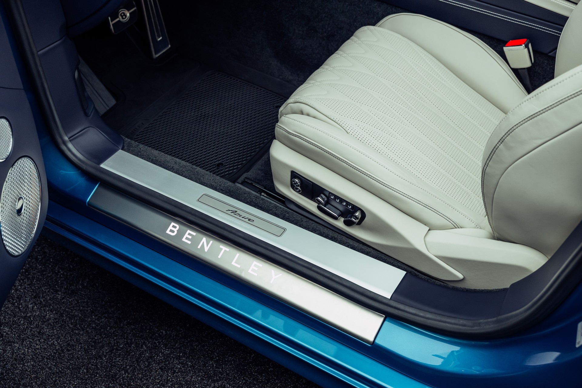 BENTLEY Continental GTC 4.0 V8 PHEV Azure Topaz Blue-image-14