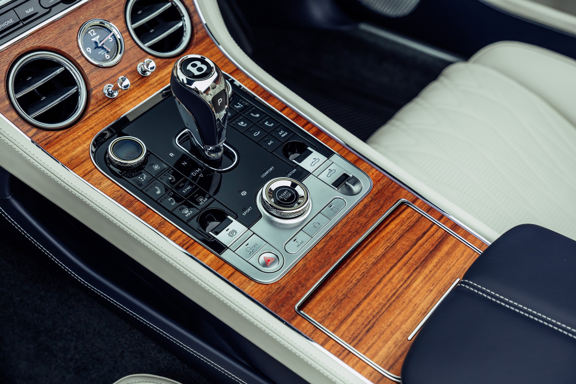 BENTLEY Continental GTC 4.0 V8 PHEV Azure Topaz Blue-image-10
