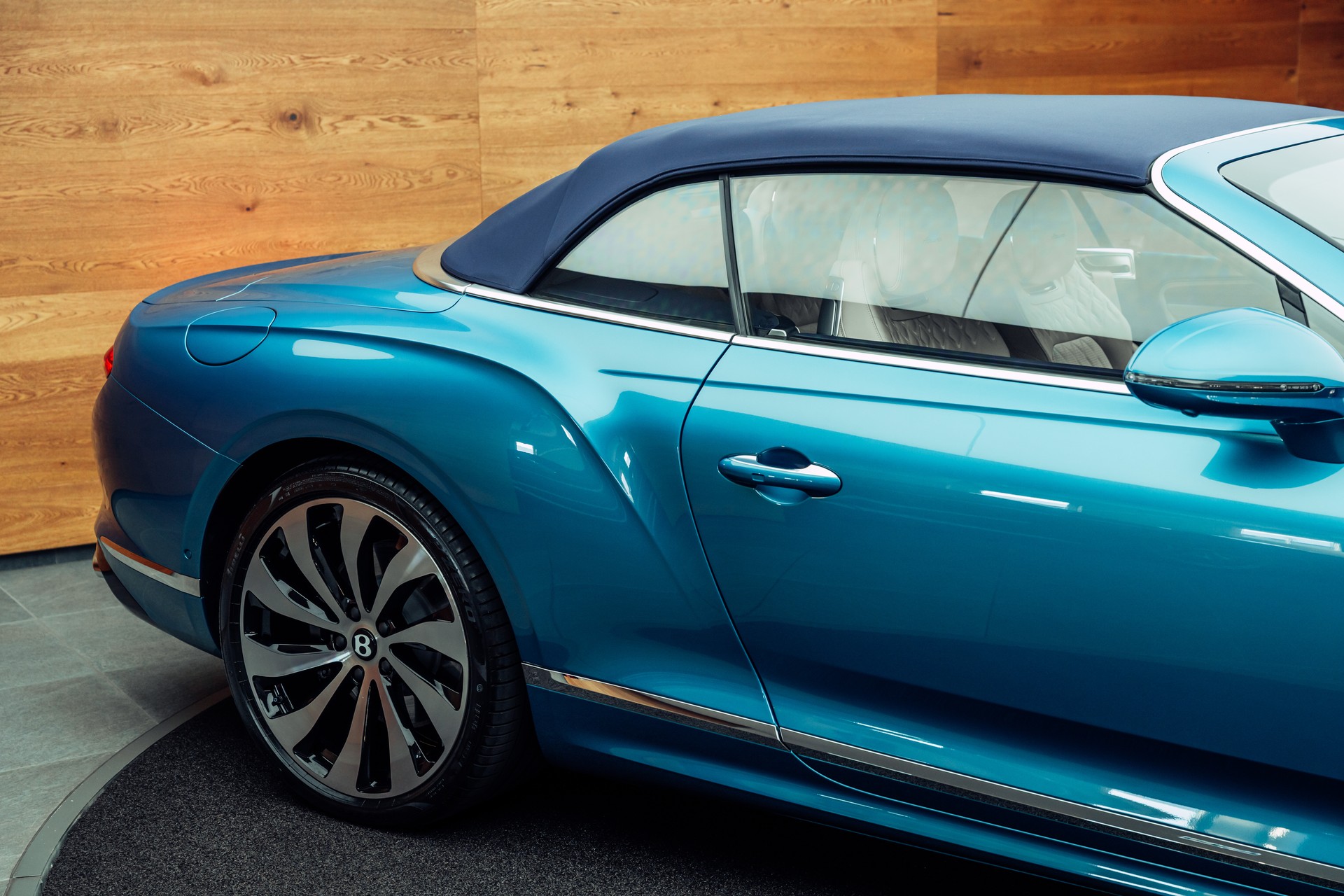 BENTLEY Continental GTC 4.0 V8 PHEV Azure Topaz Blue-image-21