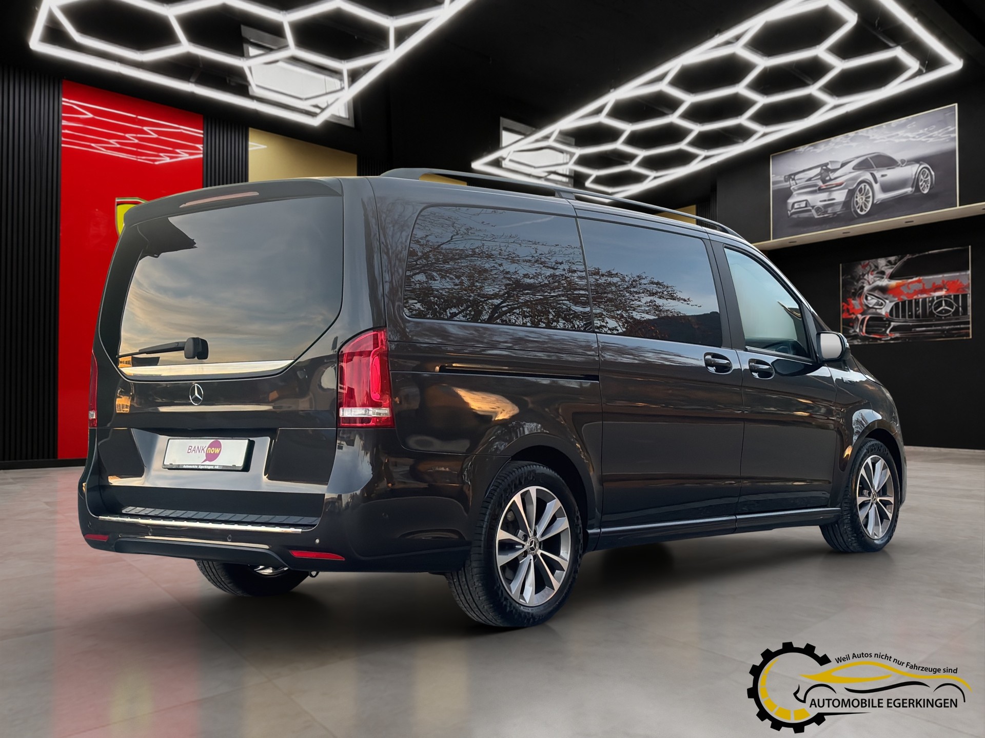 MERCEDES-BENZ EQV 300 lang Van-image-4