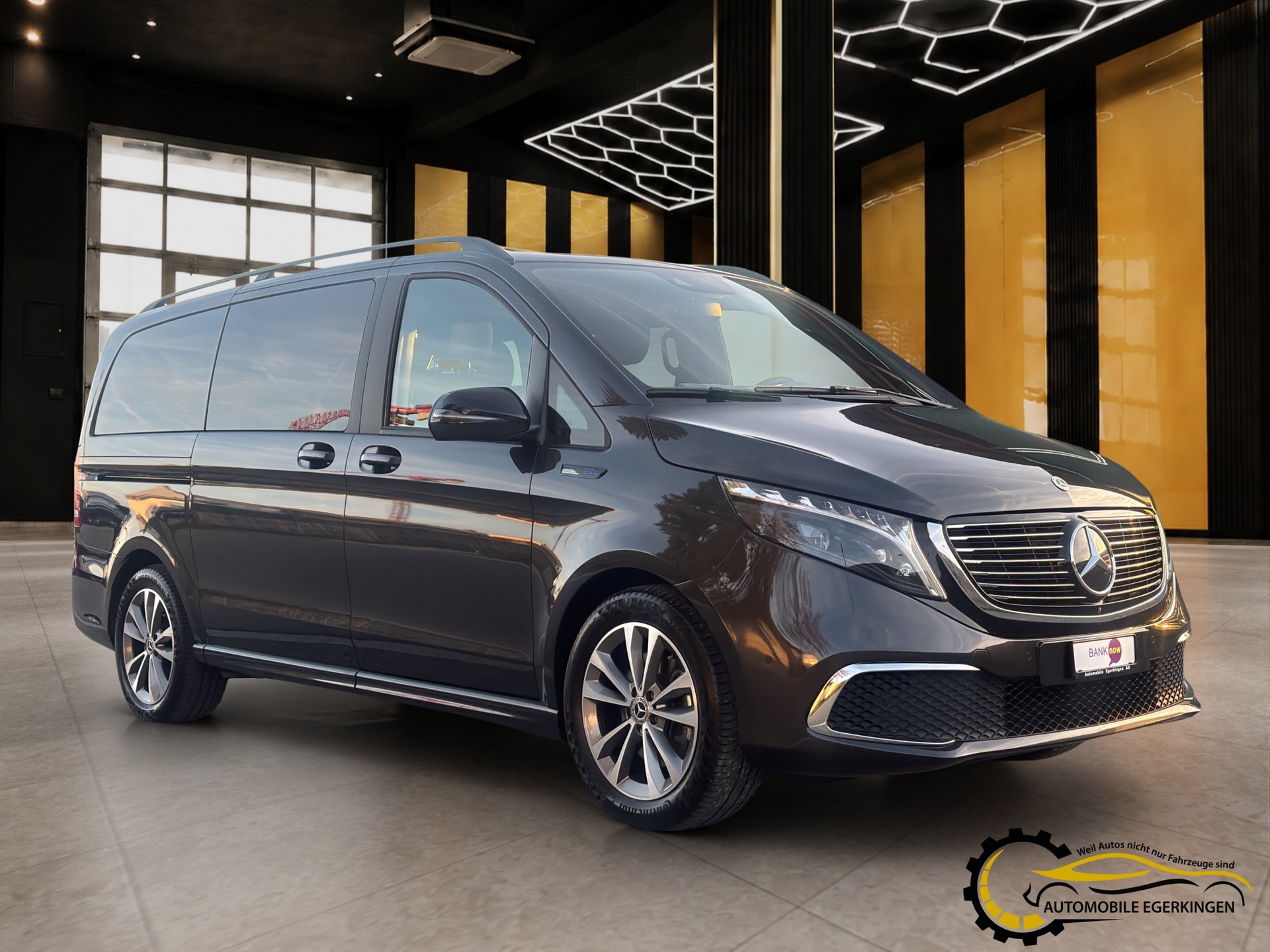 MERCEDES-BENZ EQV 300 lang Van-showroom-element-2