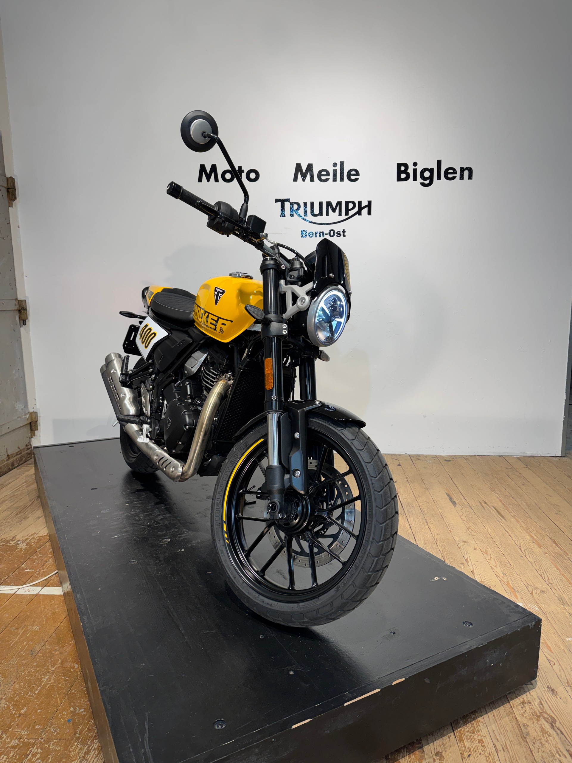 TRIUMPH Tracker 400-image-0
