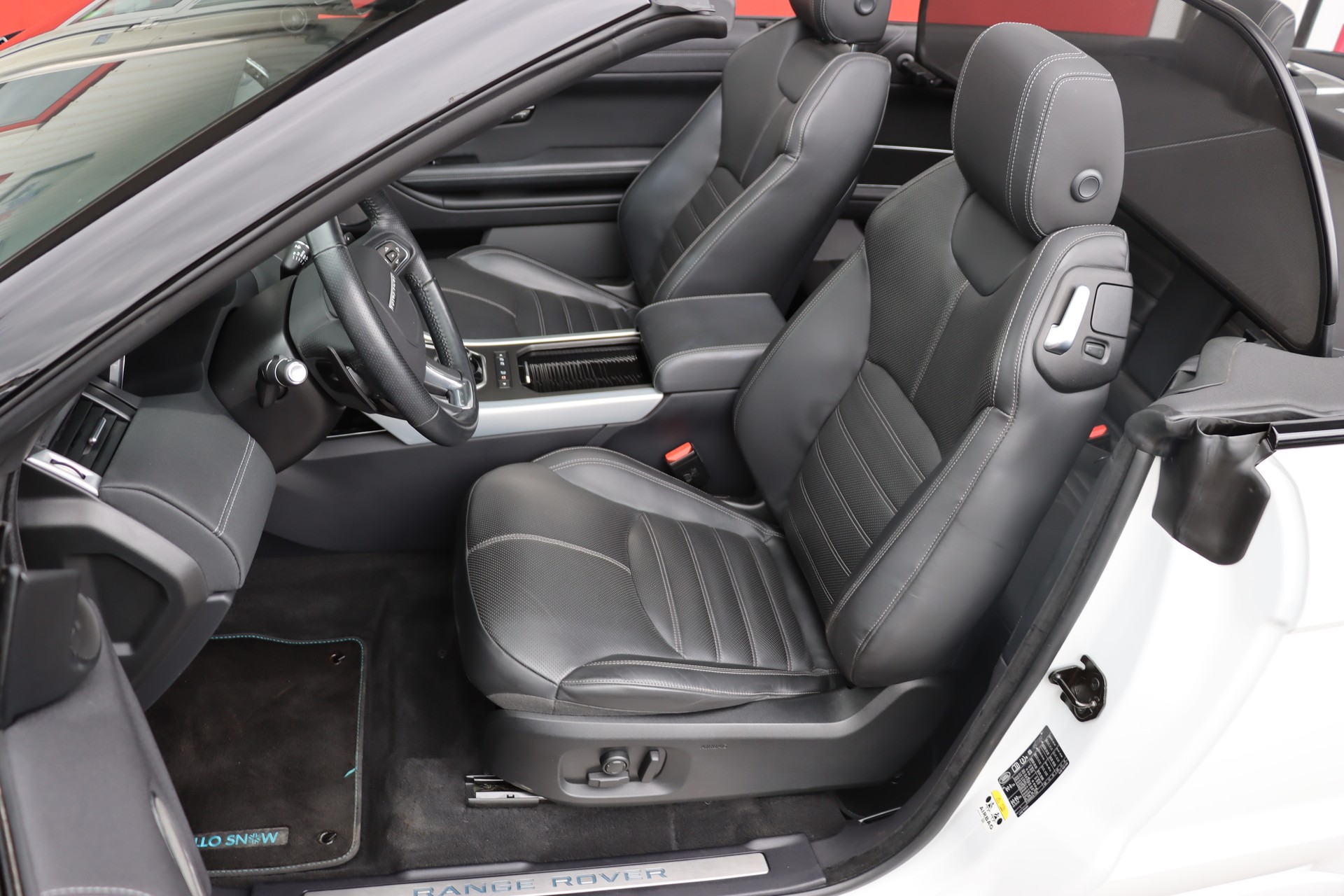 LAND ROVER Range Rover Evoque Convert. 2.0 TD4 SE Dynamic AT9-image-10