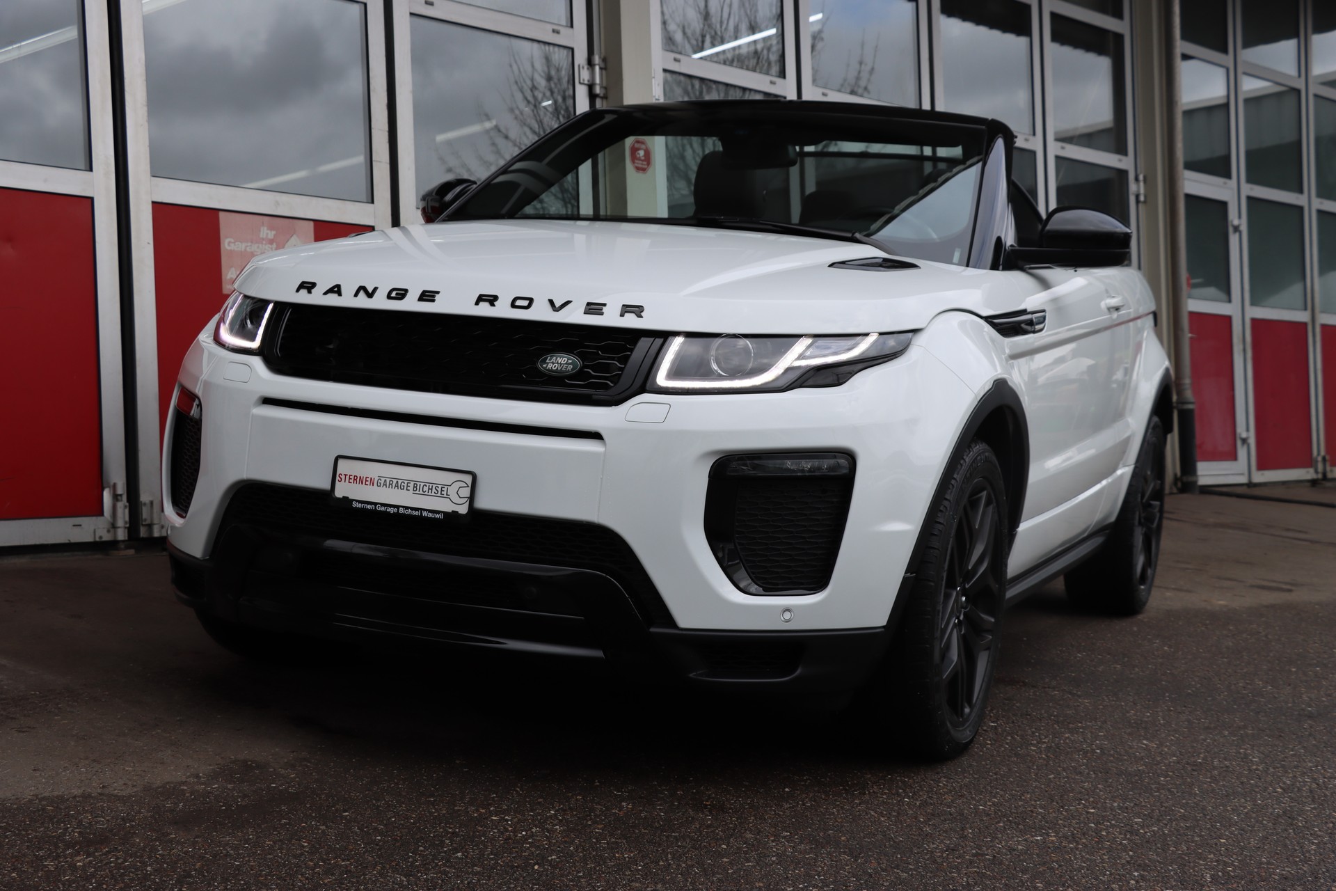 LAND ROVER Range Rover Evoque Convert. 2.0 TD4 SE Dynamic AT9-showroom-element-1