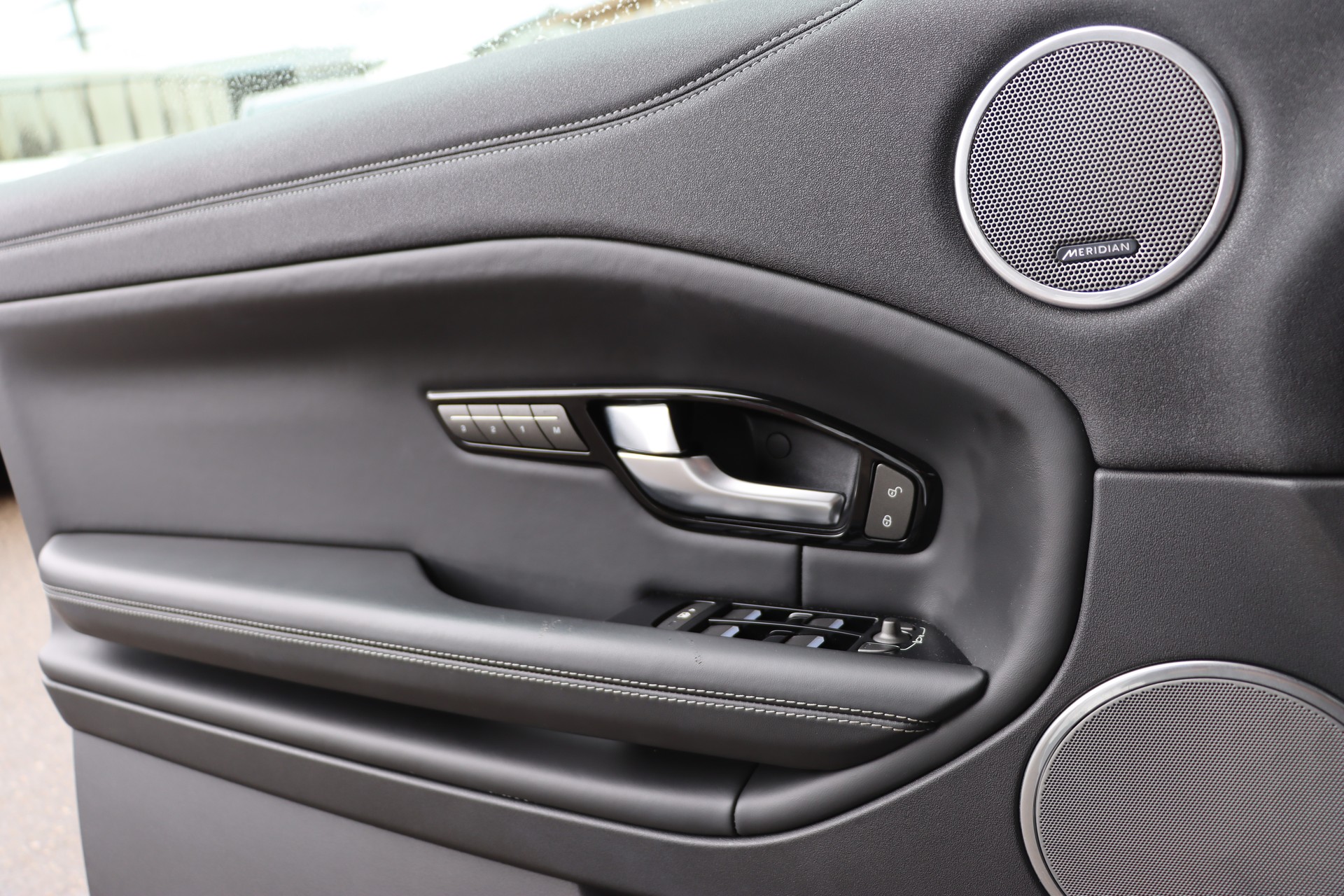 LAND ROVER Range Rover Evoque Convert. 2.0 TD4 SE Dynamic AT9-image-18