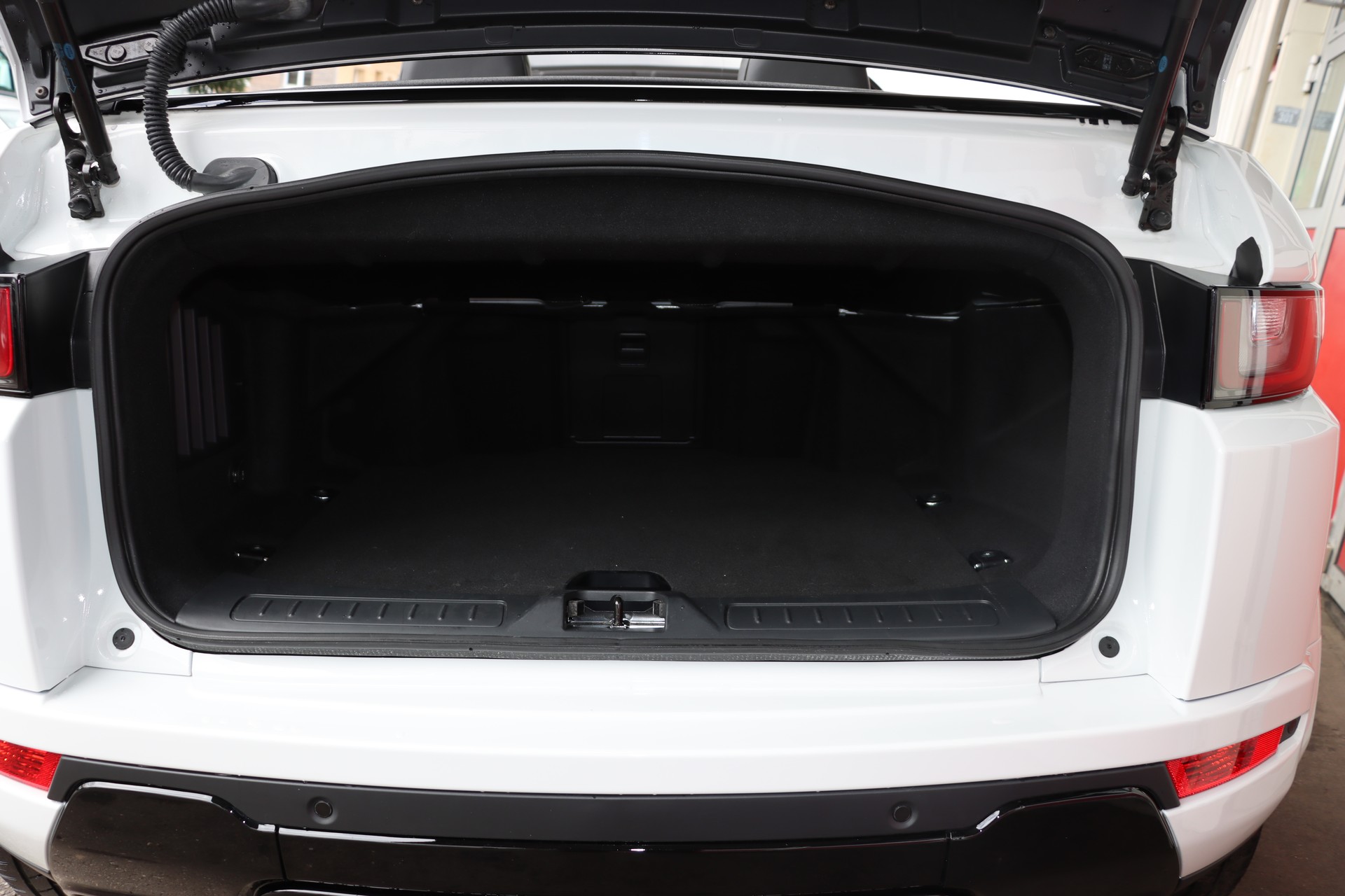 LAND ROVER Range Rover Evoque Convert. 2.0 TD4 SE Dynamic AT9-image-8