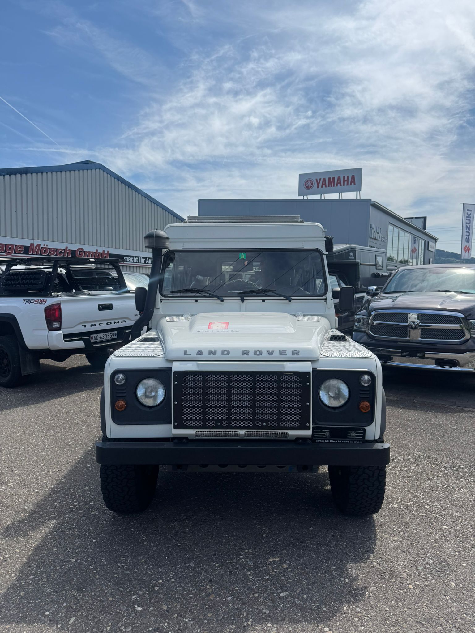 LAND ROVER Defender 110 SW 2.4Tdc-image-2