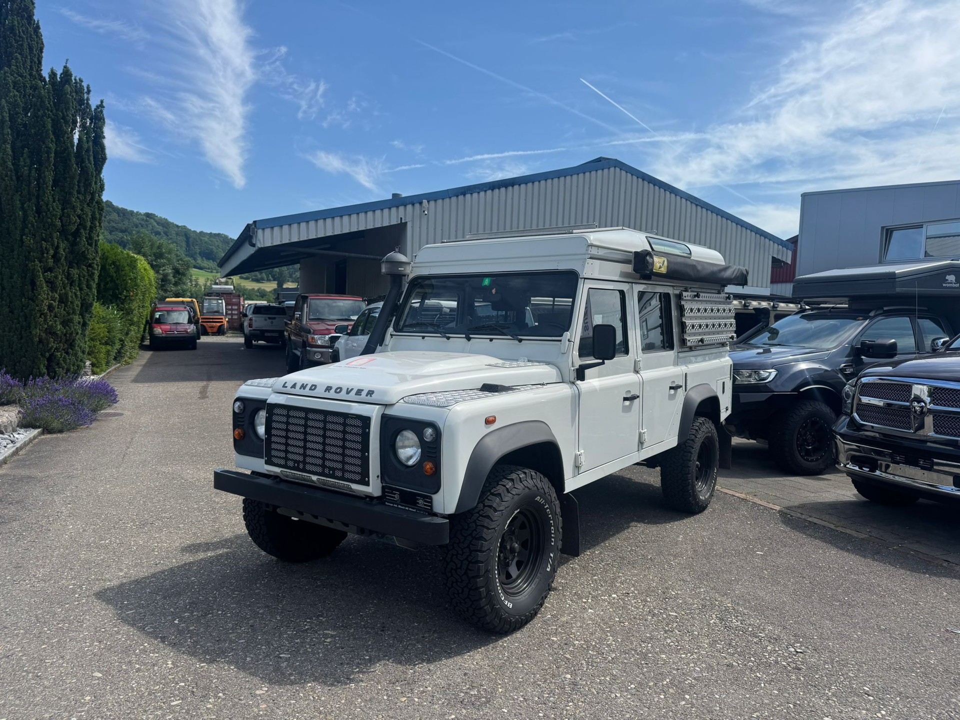 LAND ROVER Defender 110 SW 2.4Tdc-image-1