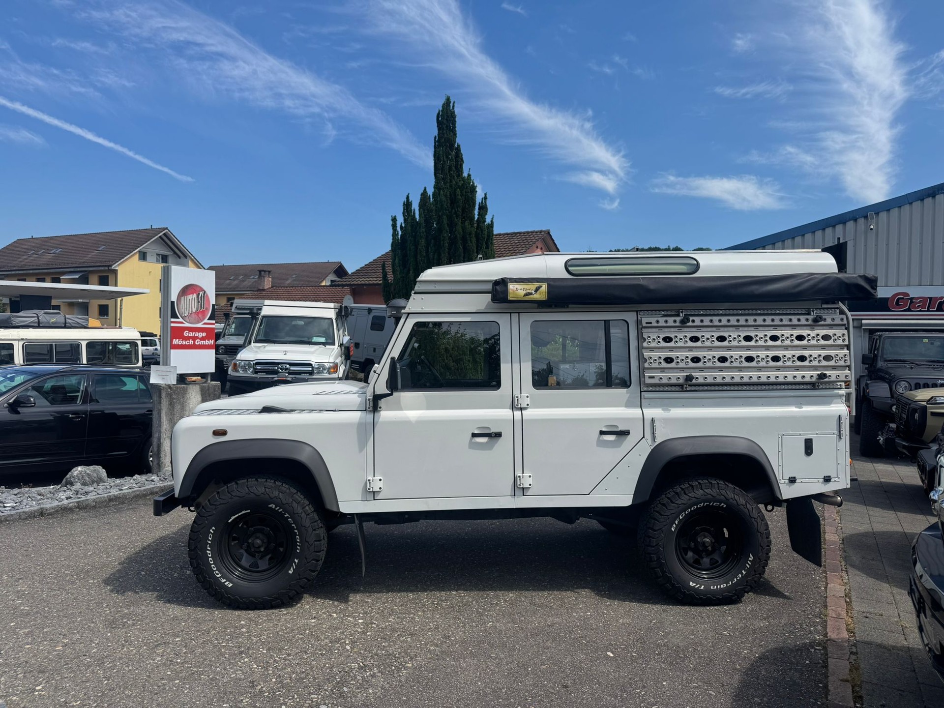 LAND ROVER Defender 110 SW 2.4Tdc-image-3