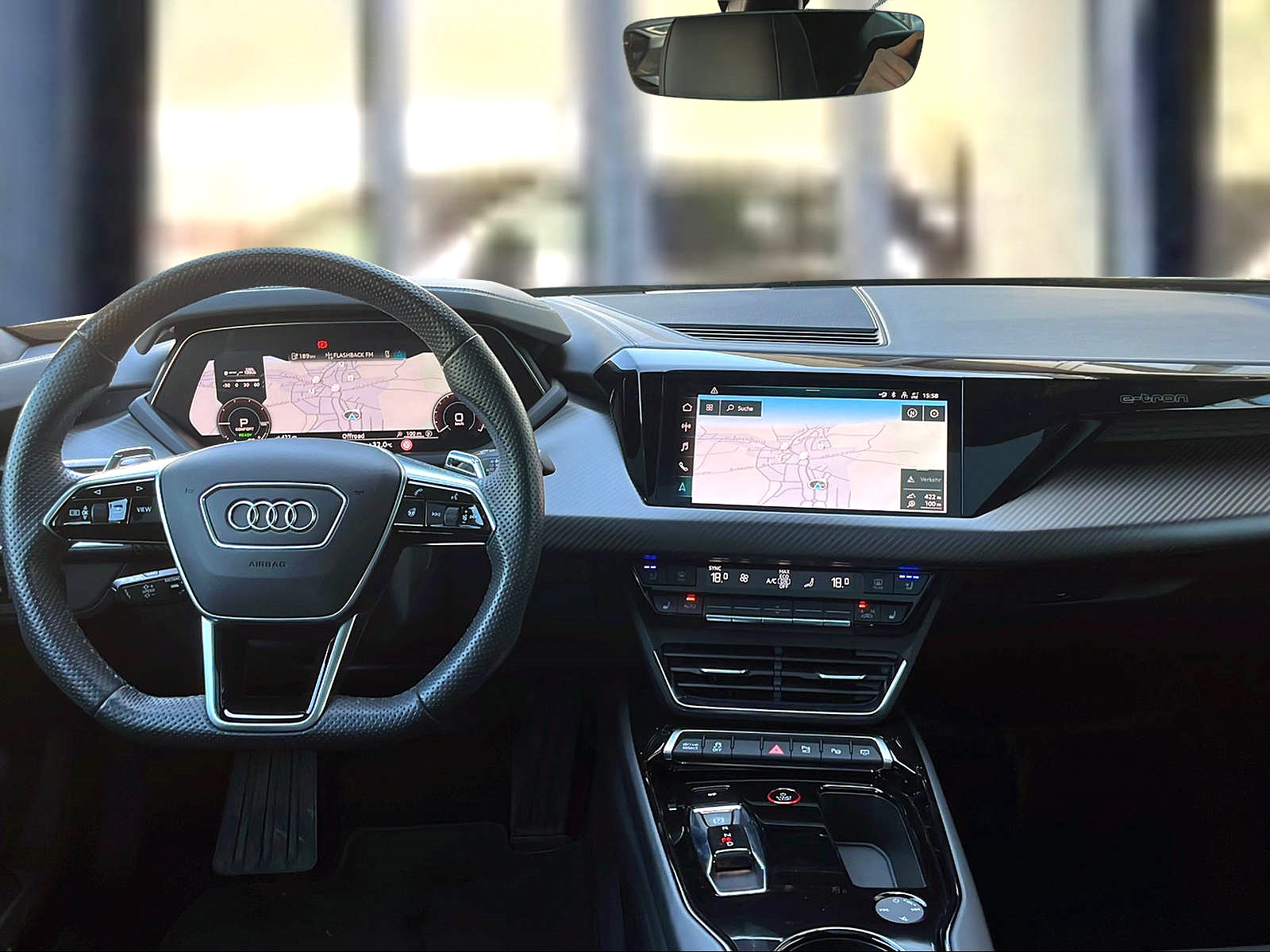 AUDI e-tron GT quattro Mythosschwarz Metallic-image-7
