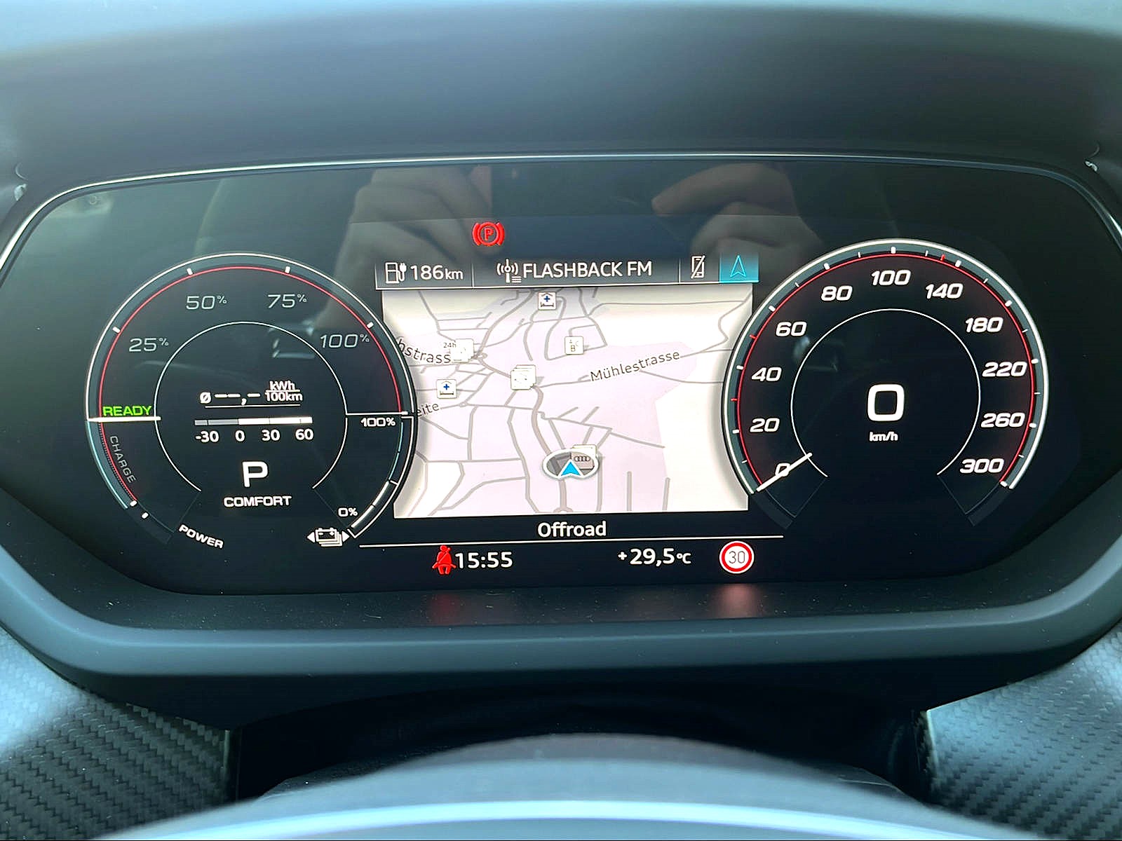 AUDI e-tron GT quattro Mythosschwarz Metallic-image-11