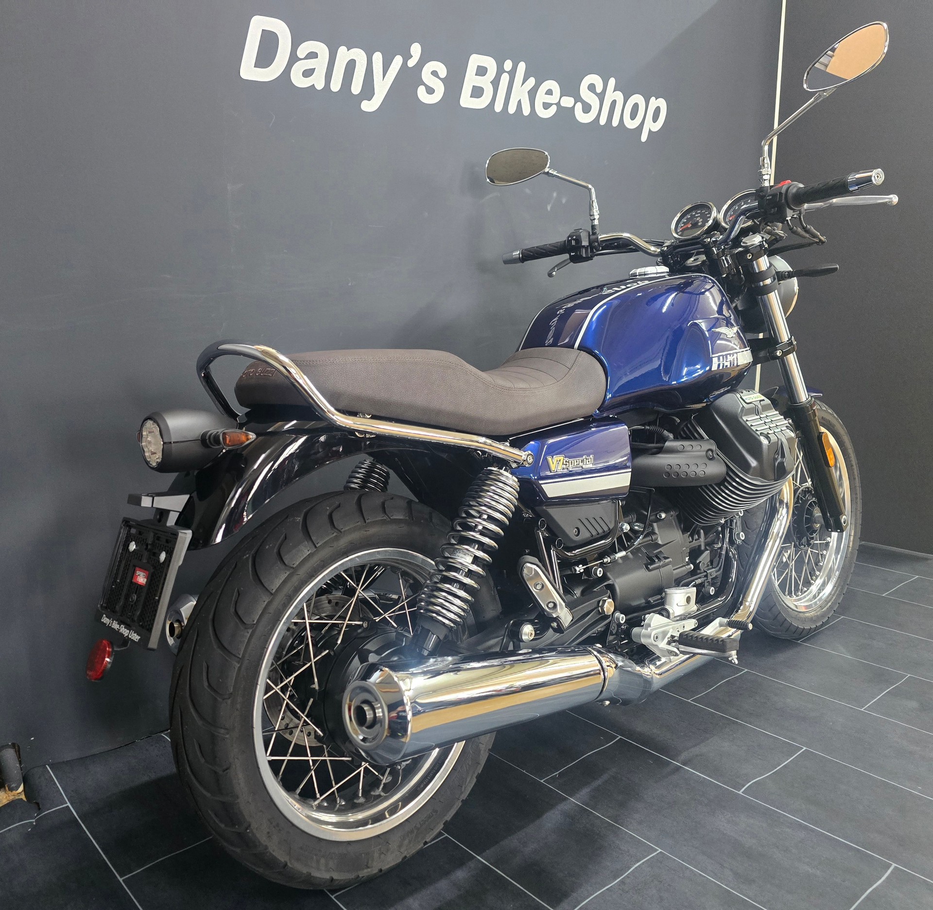 MOTO GUZZI V7 IV 850 Special-image-3