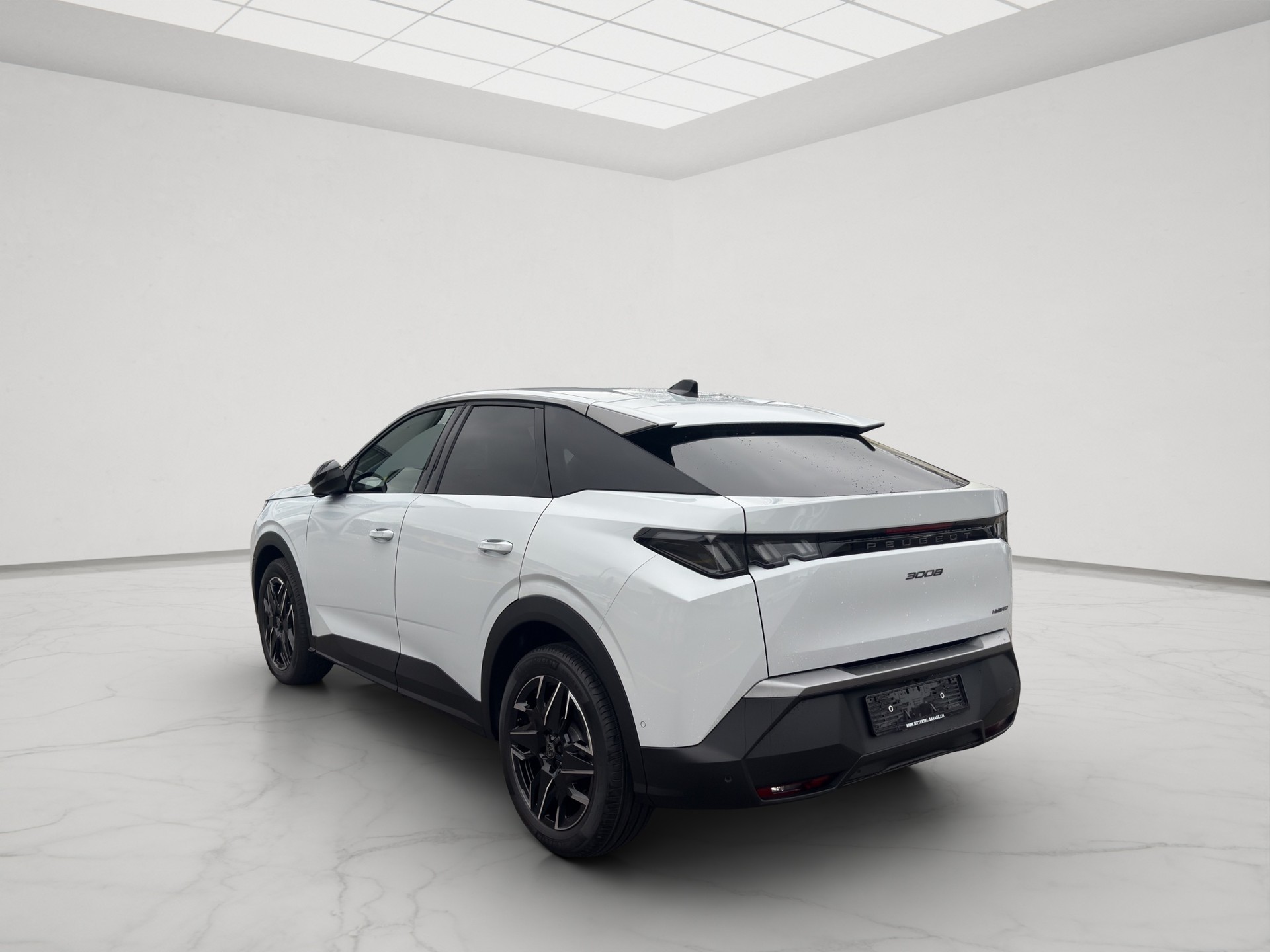 PEUGEOT 3008 145 e-DSC6 Hybrid Allure-image-4