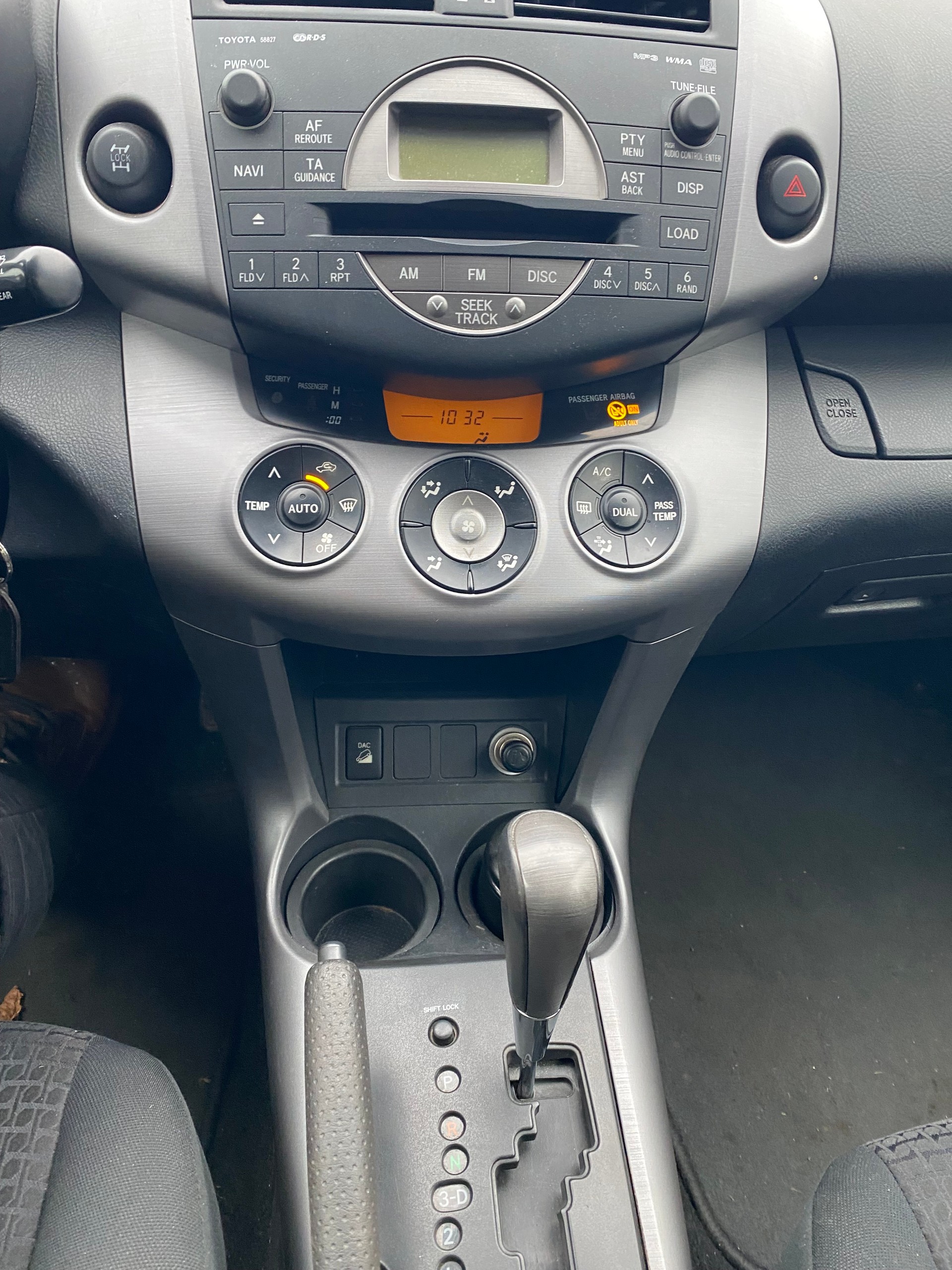 TOYOTA RAV-4 2.0 16V Linea Luna-image-7