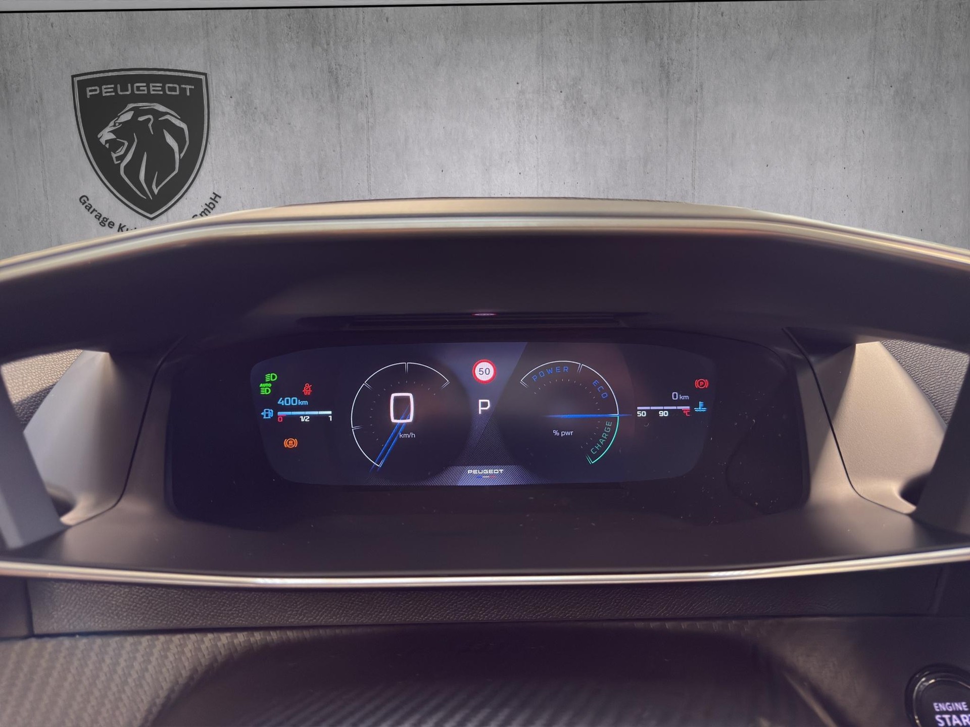 PEUGEOT 2008 1.2 Hybrid 145 GT-image-12
