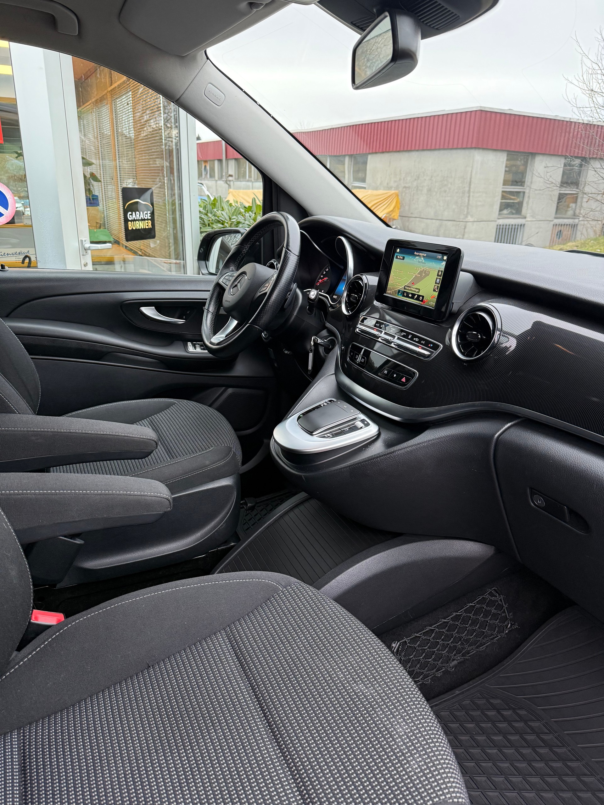 MERCEDES-BENZ V 250 d lang 4Matic 9G-Tronic-image-4