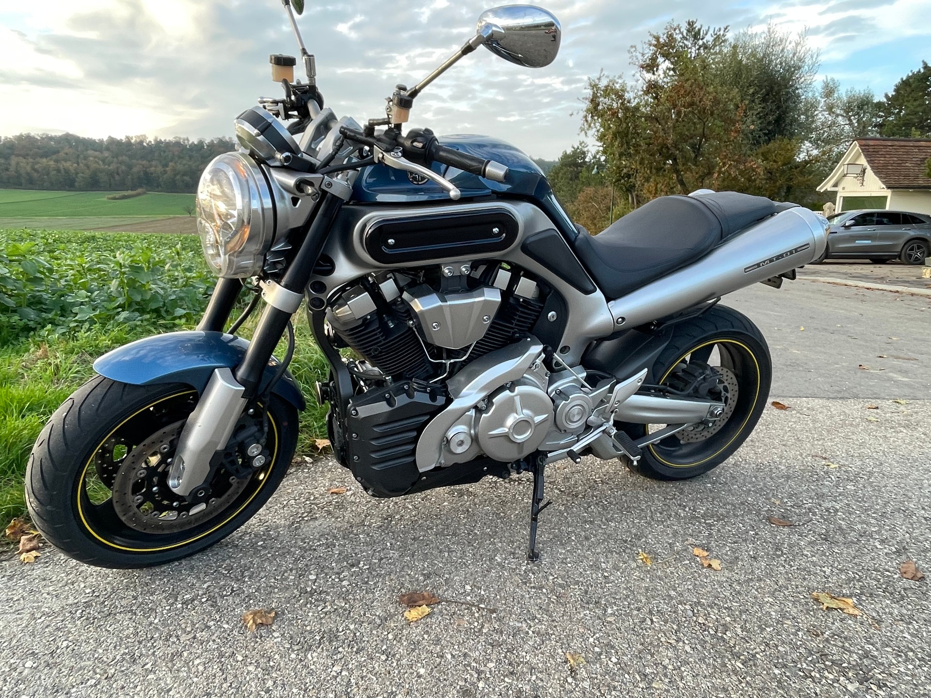 YAMAHA MT-01-image-3