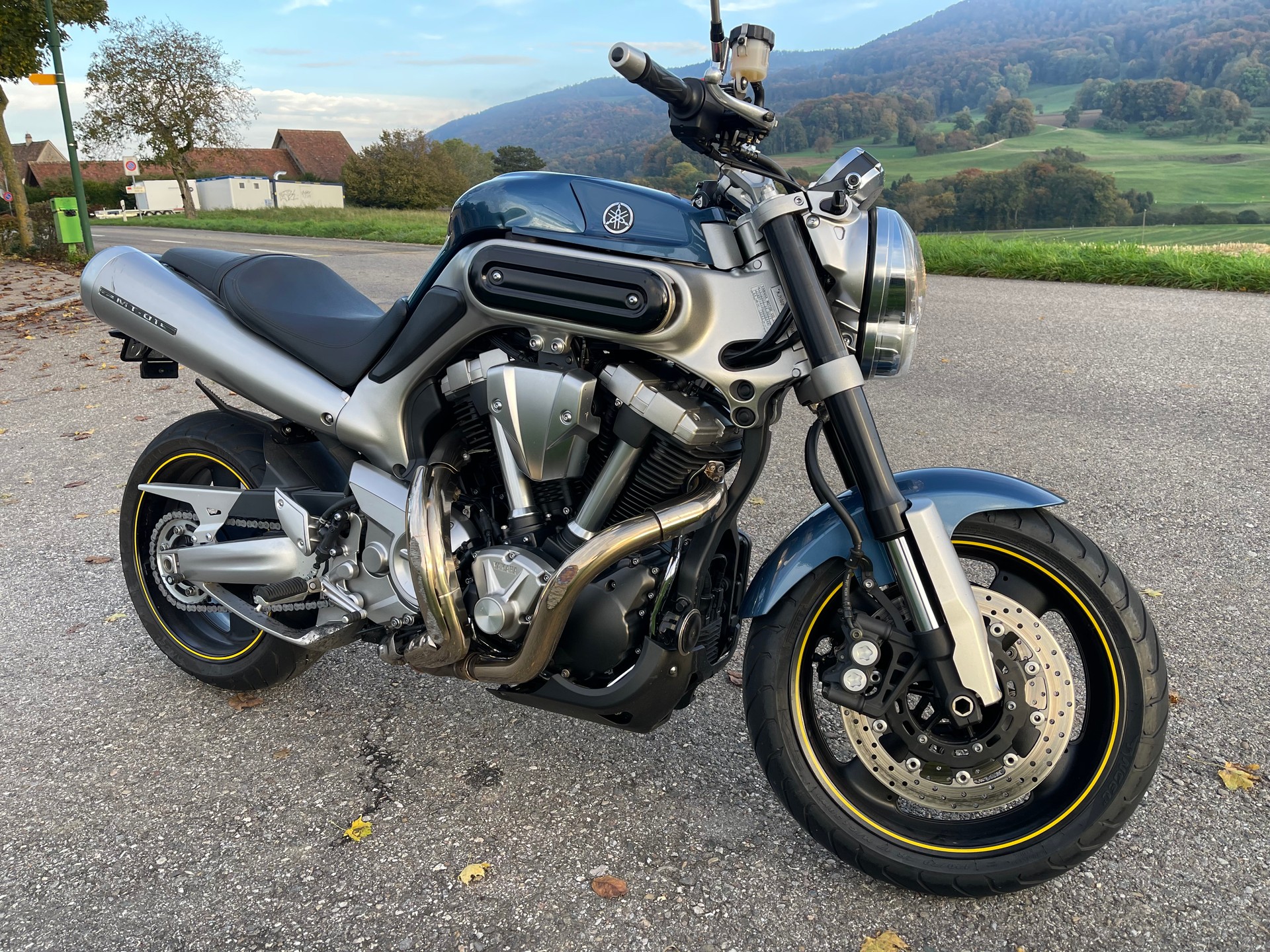 YAMAHA MT-01-image-4