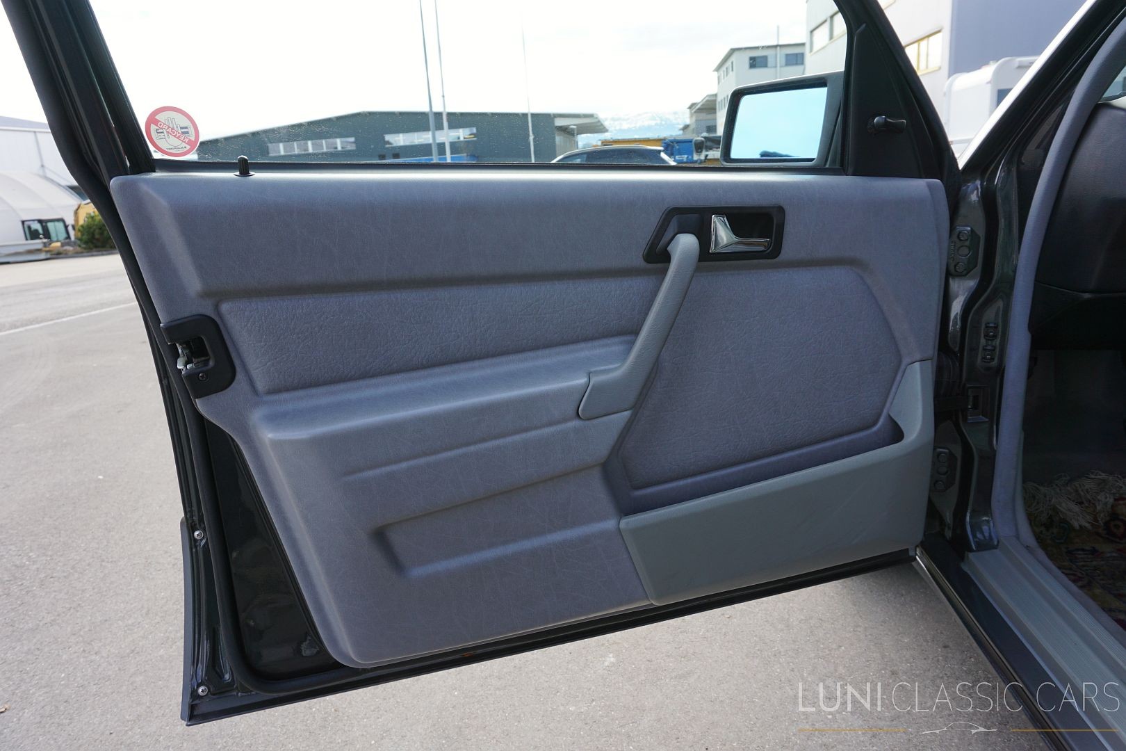 MERCEDES-BENZ 190 E 2.3-image-8