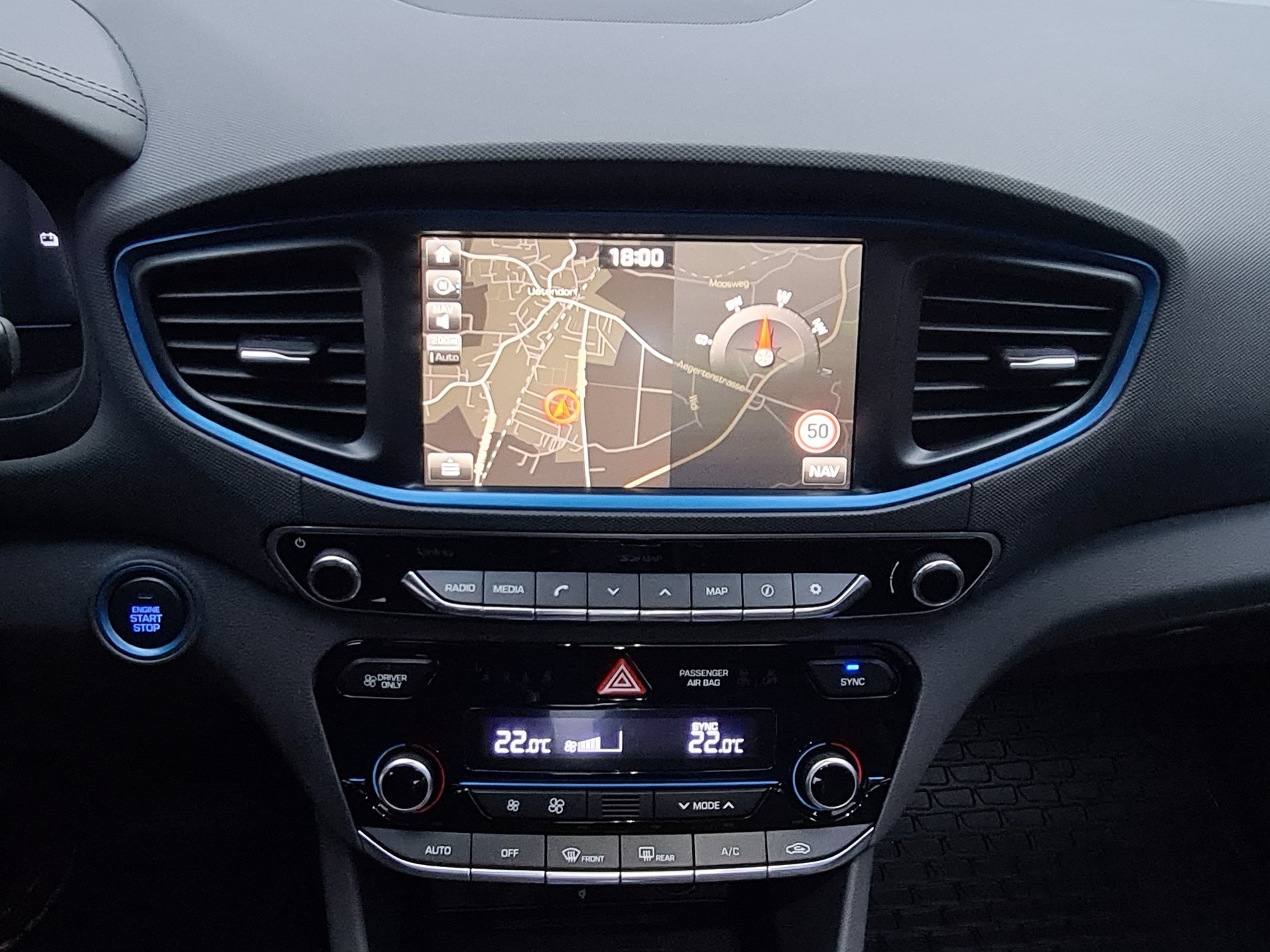 HYUNDAI Ioniq 1.6 GDi HEV Launch Plus DCT-image-13