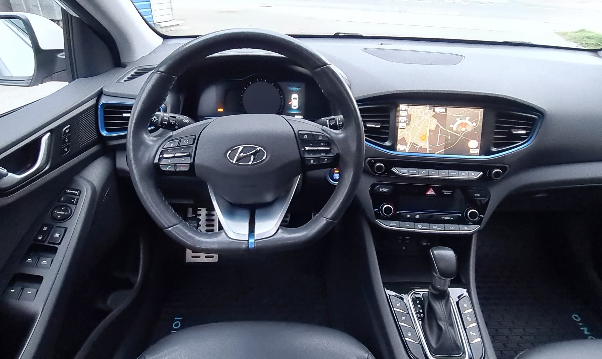 HYUNDAI Ioniq 1.6 GDi HEV Launch Plus DCT-image-10