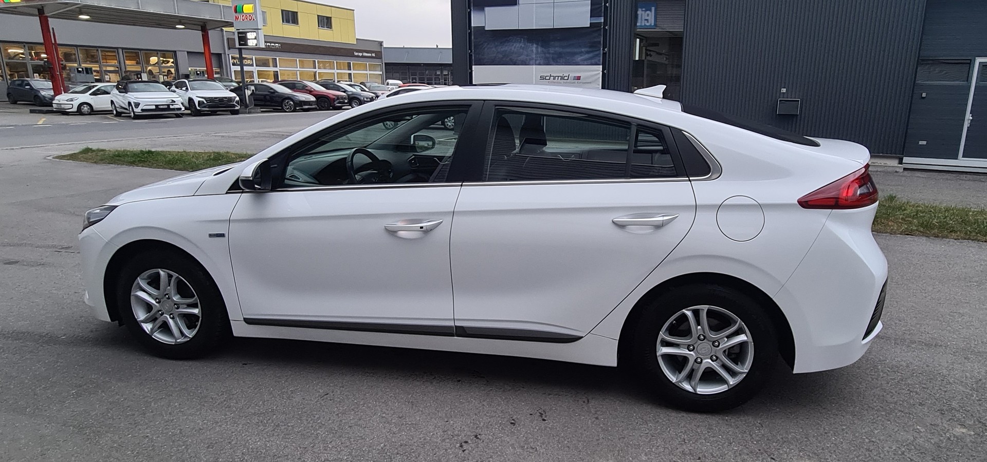 HYUNDAI Ioniq 1.6 GDi HEV Launch Plus DCT-image-6