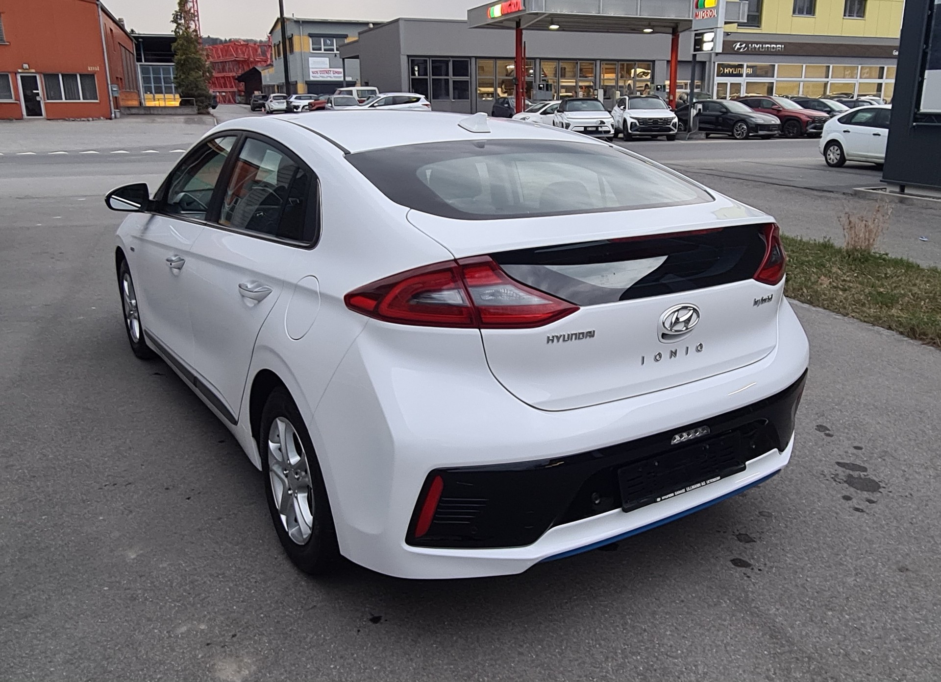 HYUNDAI Ioniq 1.6 GDi HEV Launch Plus DCT-image-5