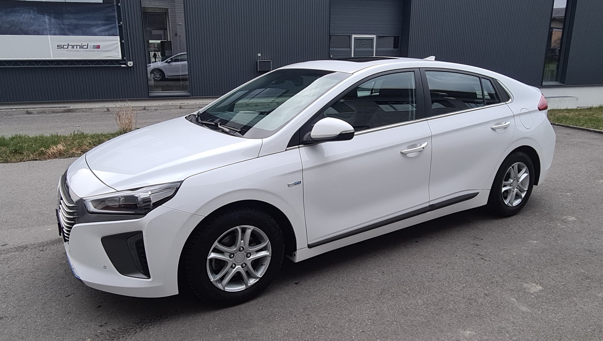 HYUNDAI Ioniq 1.6 GDi HEV Launch Plus DCT-image-7