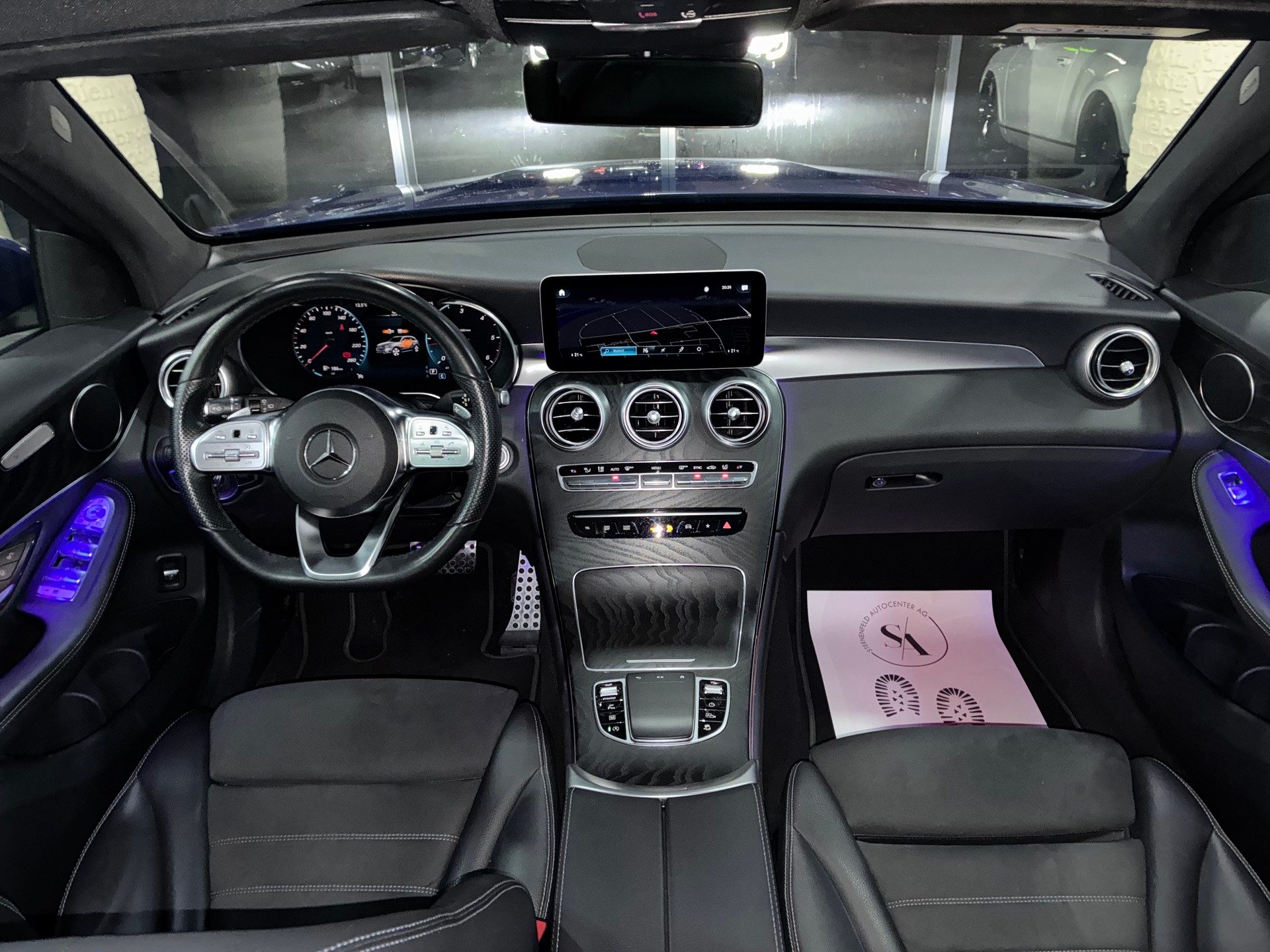 MERCEDES-BENZ GLC 220 d AMG Line 4Matic 9G-Tronic-image-7