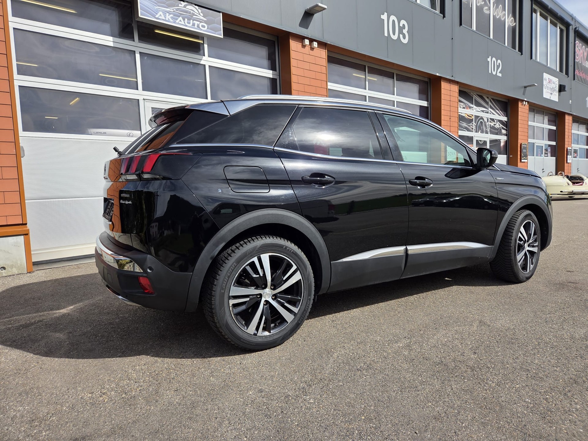 PEUGEOT 3008 1.6 THP GT Line EAT-image-2
