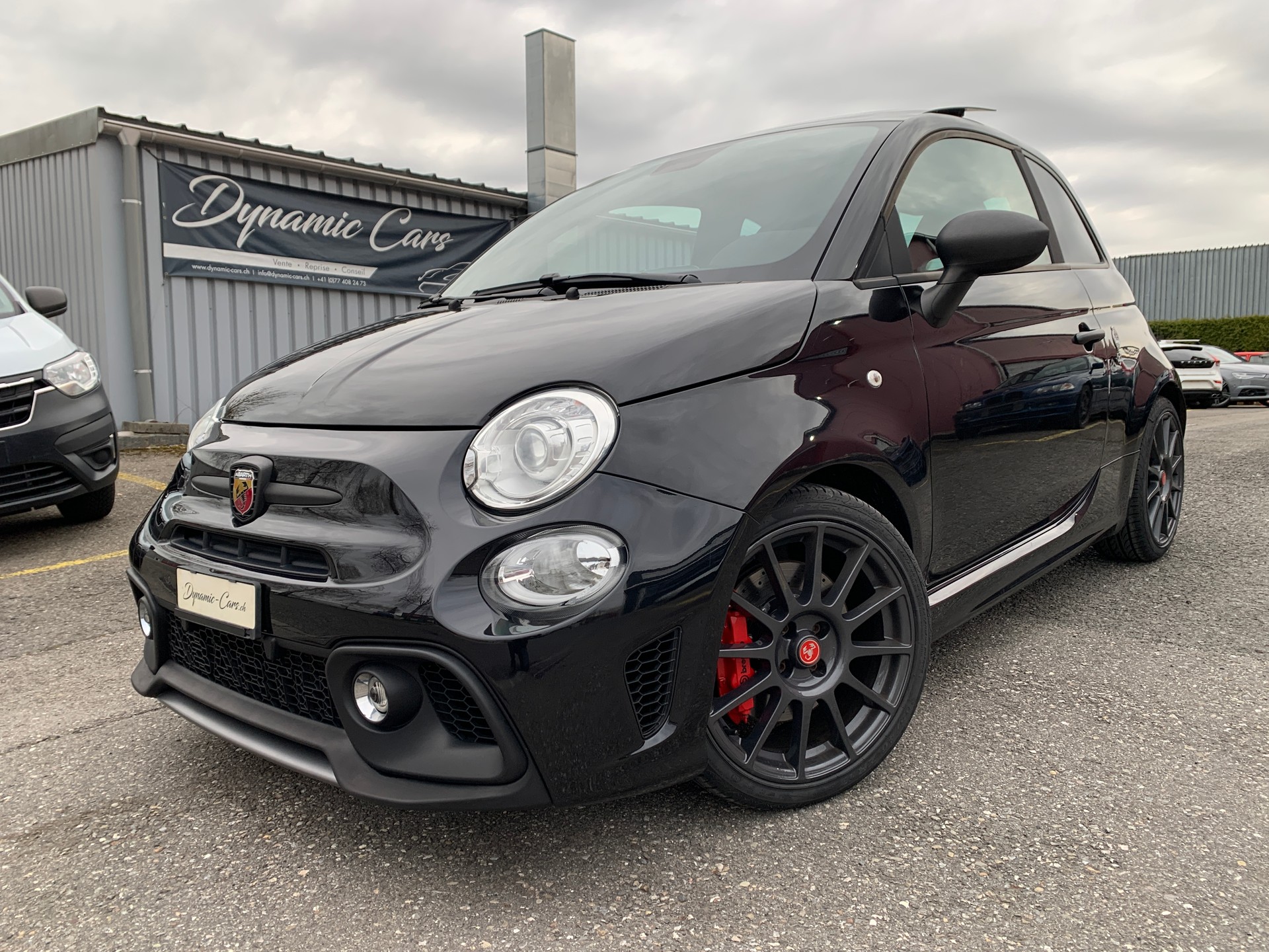 FIAT 595 1.4 16V Turbo Abarth Competizione l Sabelt l Carbone l Toît ouvrant l Freins sport Brembo l Audio Beats
