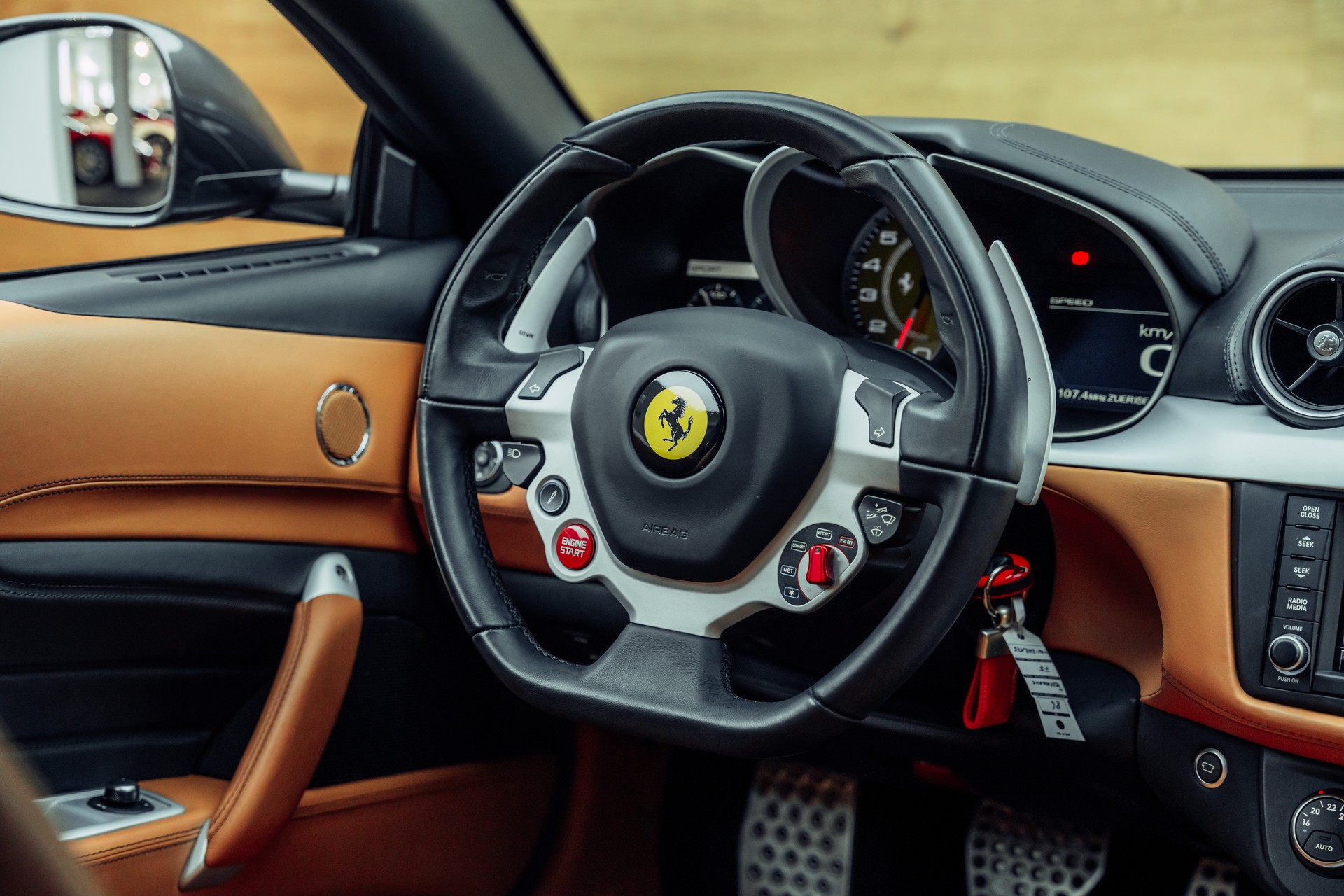 FERRARI FF-image-18