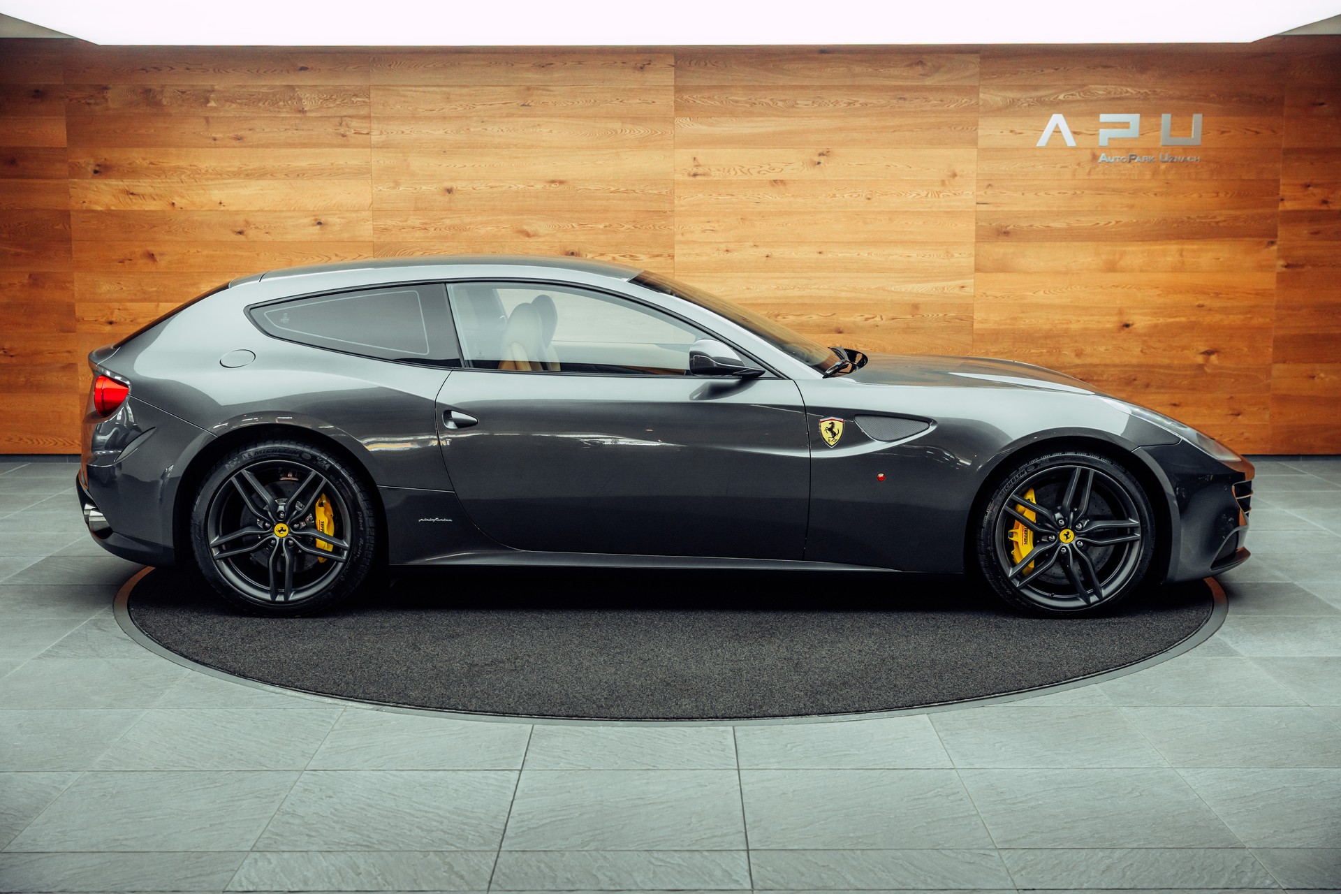 FERRARI FF-image-8