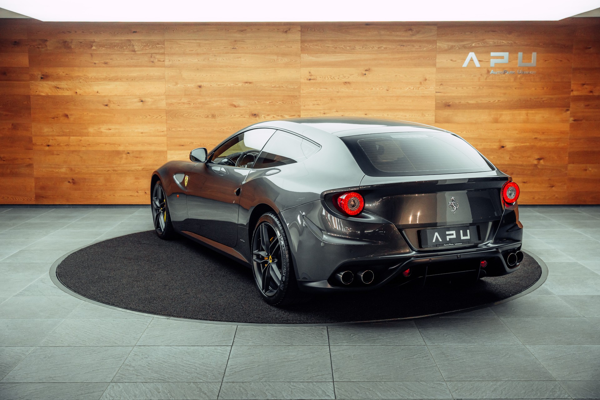FERRARI FF-image-2