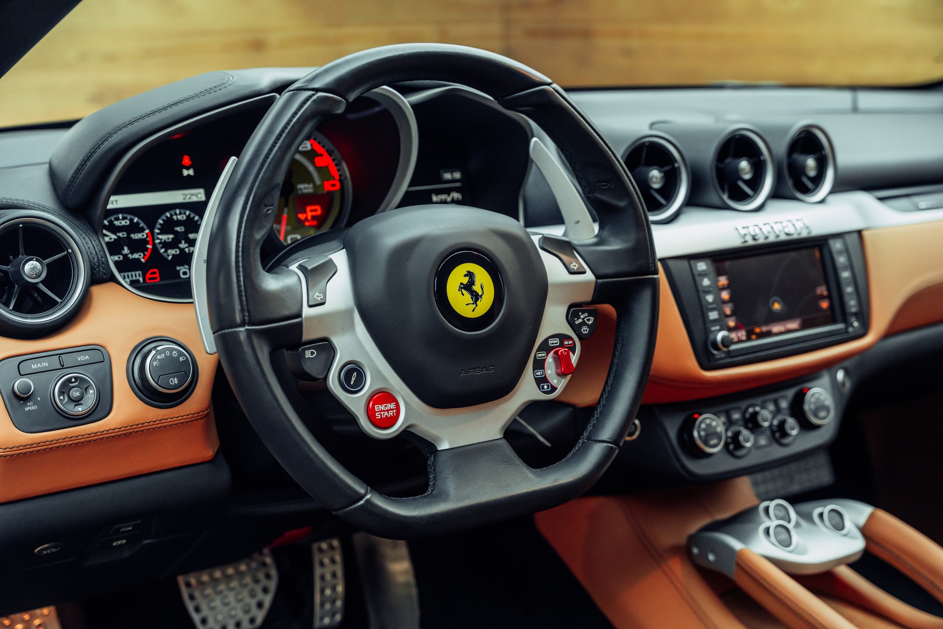 FERRARI FF-image-13
