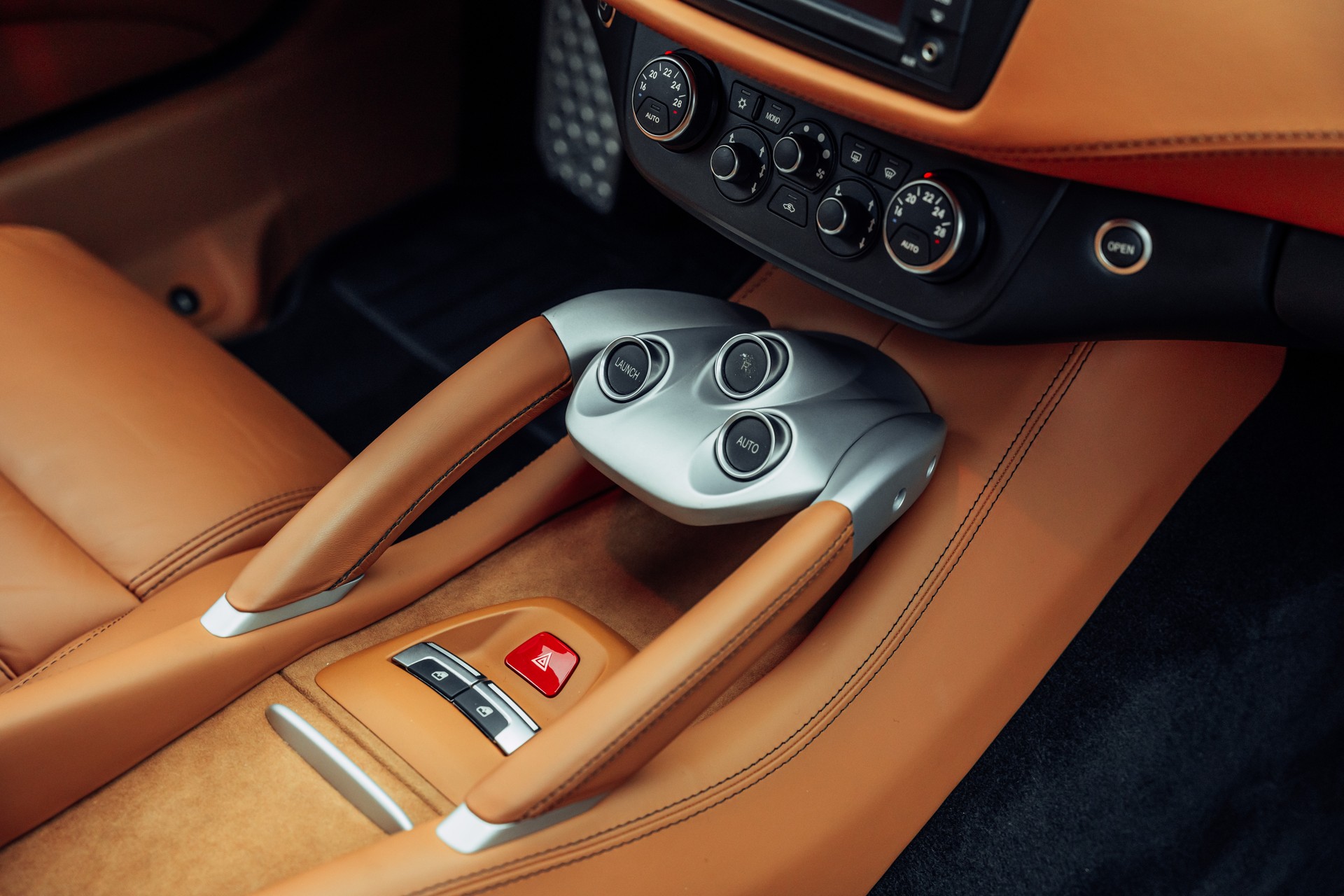 FERRARI FF-image-15