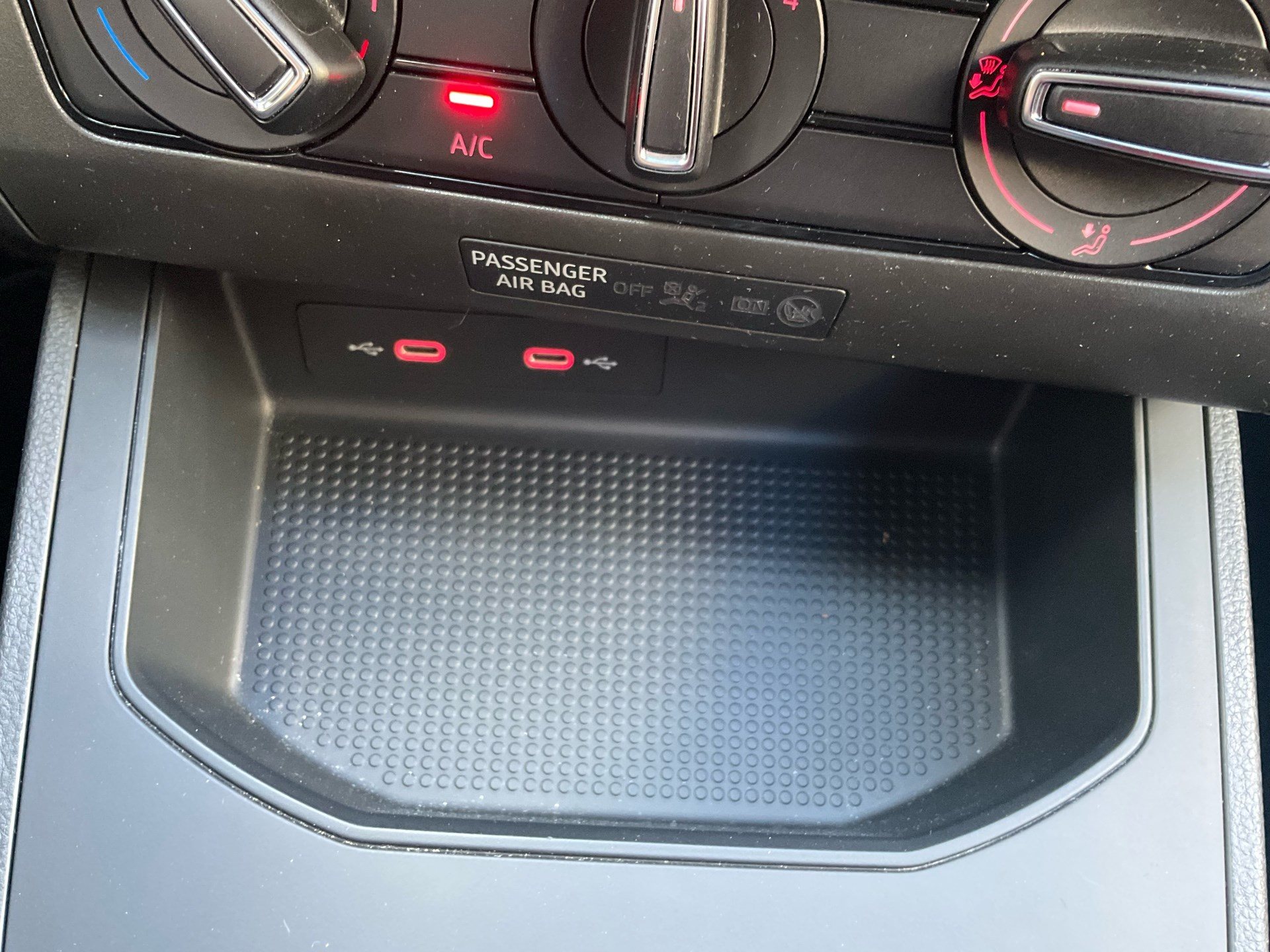 SEAT Ibiza 1.0 TSI DSG STYLE *** SPURHALTEASSISTENT & TEMPOMAT ***-image-21