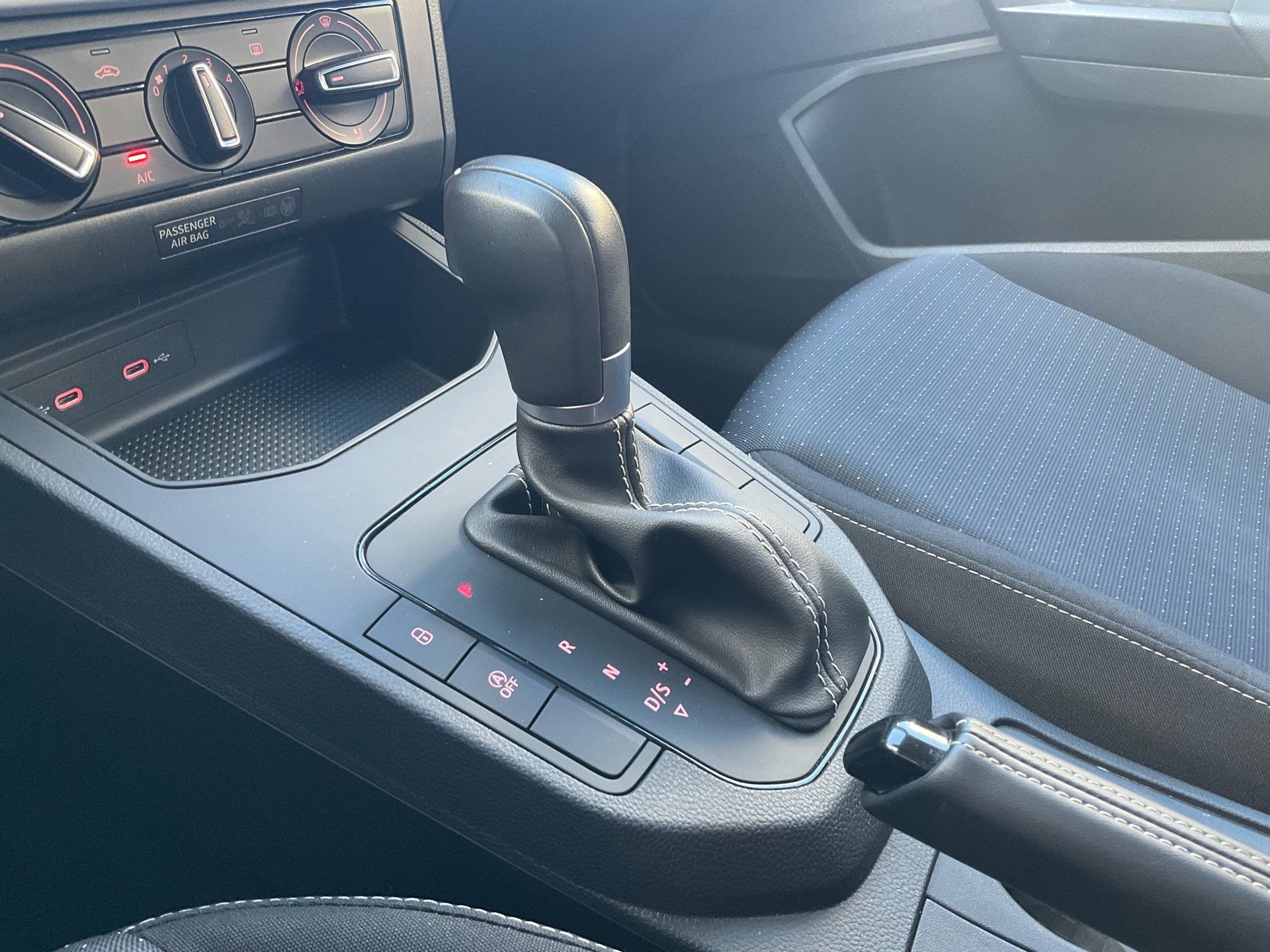 SEAT Ibiza 1.0 TSI DSG STYLE *** SPURHALTEASSISTENT & TEMPOMAT ***-image-20