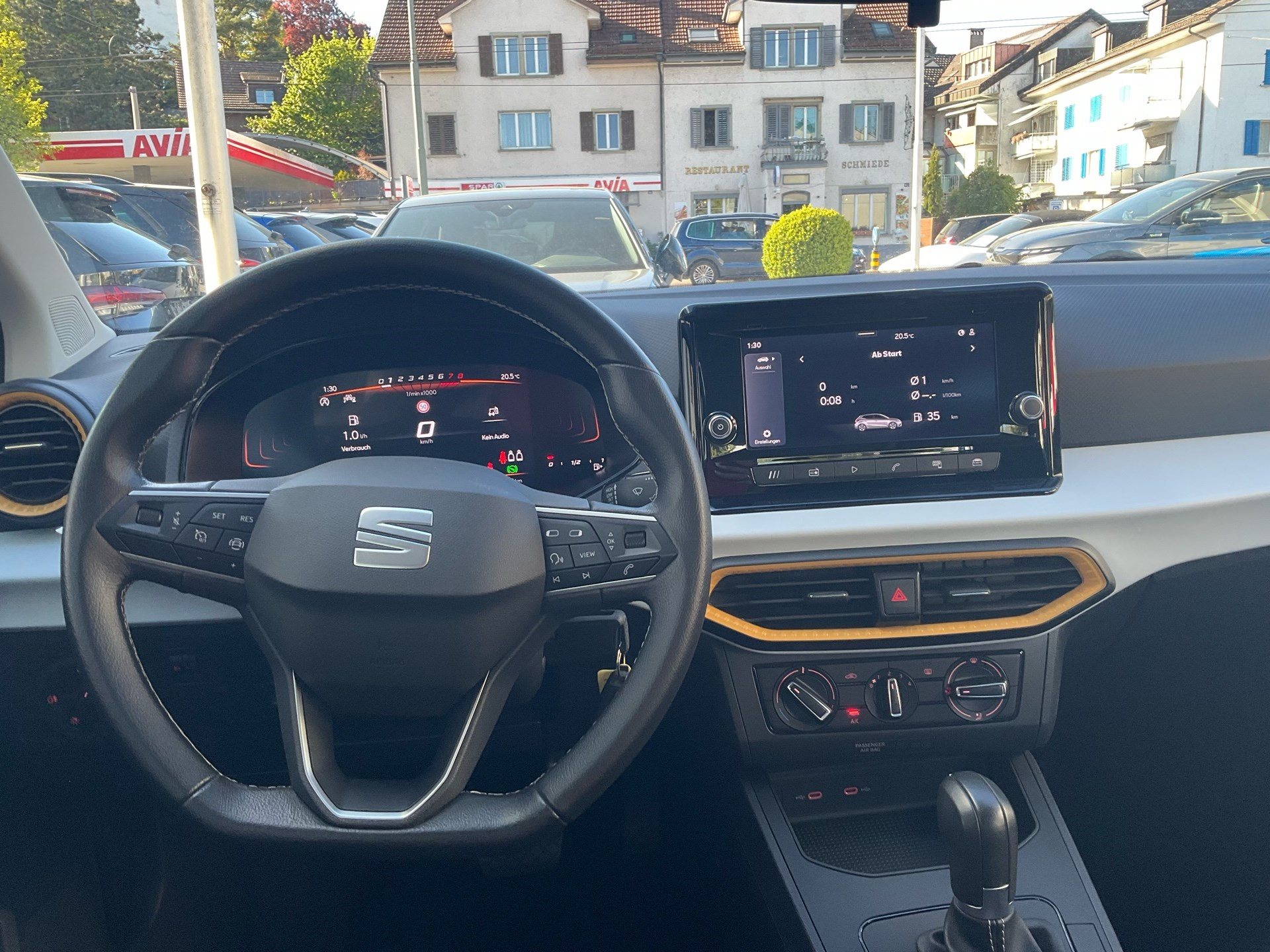 SEAT Ibiza 1.0 TSI DSG STYLE *** SPURHALTEASSISTENT & TEMPOMAT ***-image-9