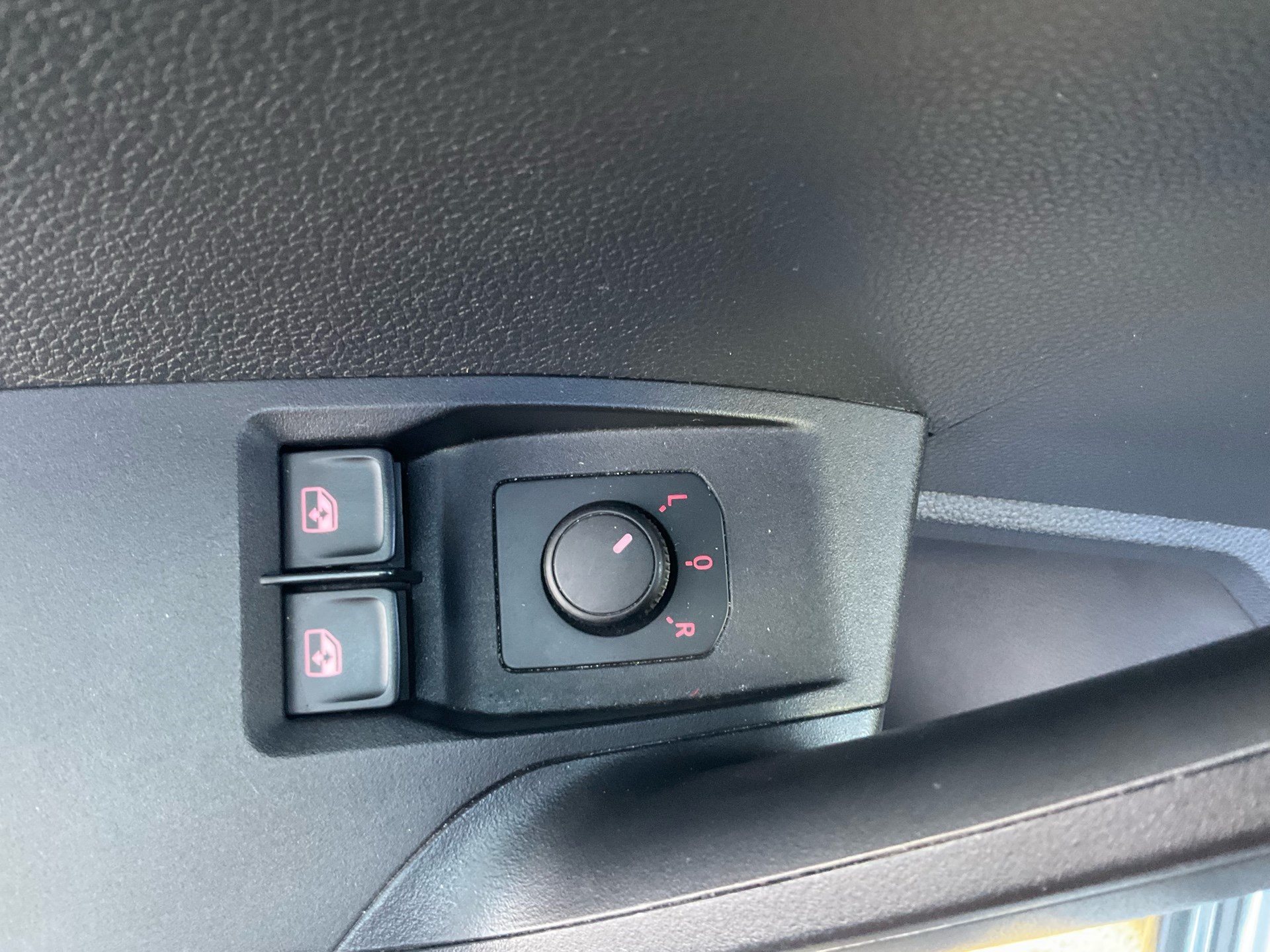 SEAT Ibiza 1.0 TSI DSG STYLE *** SPURHALTEASSISTENT & TEMPOMAT ***-image-22