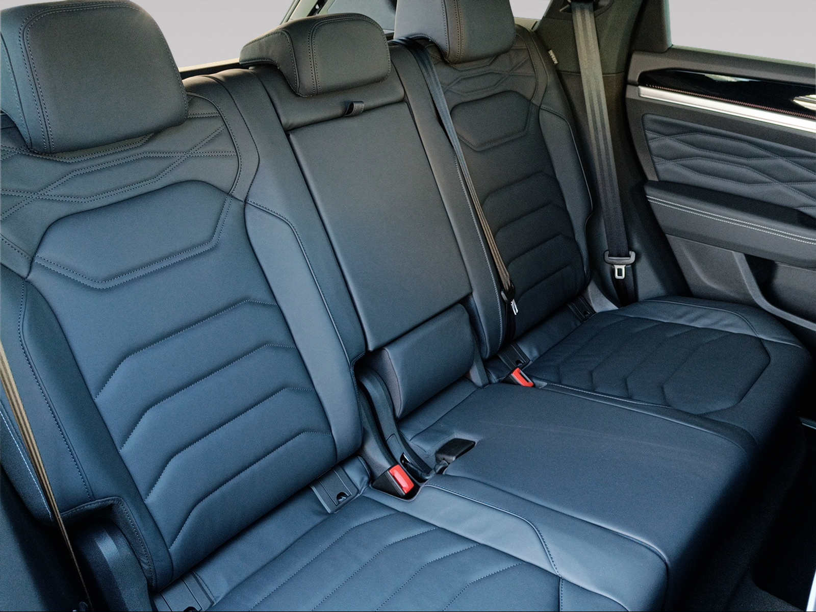 VW Touareg 3.0 TDI R-Line Final Edition Tiptronic-image-9