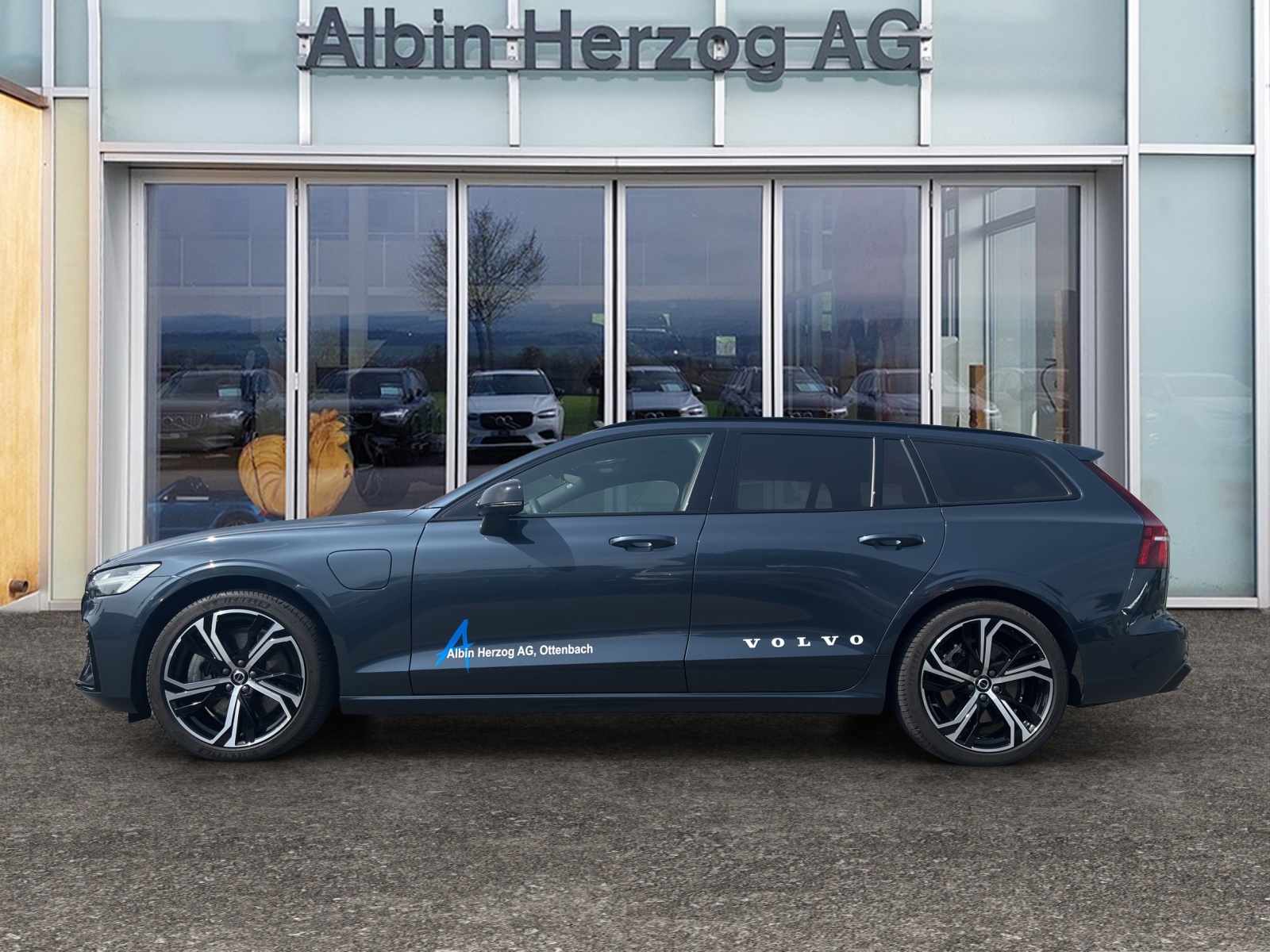 VOLVO V60 2.0 T8 TE Ultimate Dark eAWD-showroom-element-1