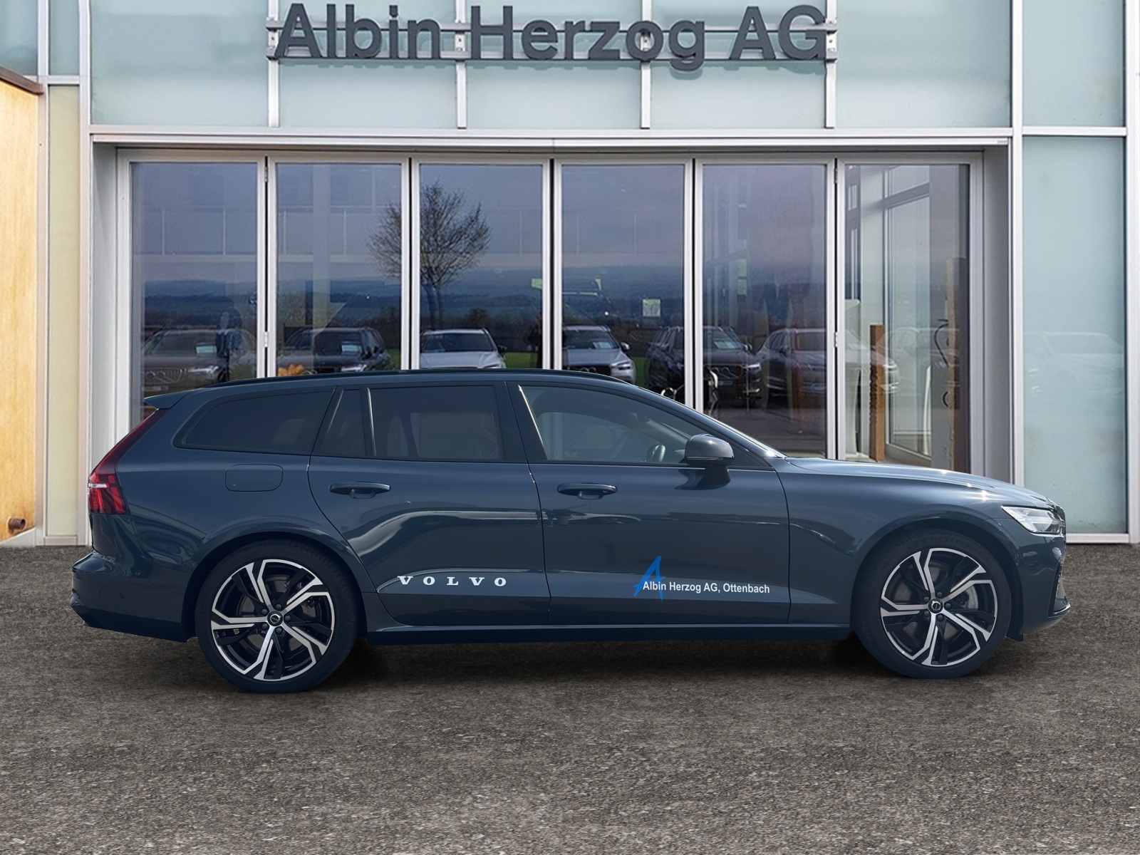VOLVO V60 2.0 T8 TE Ultimate Dark eAWD-image-4