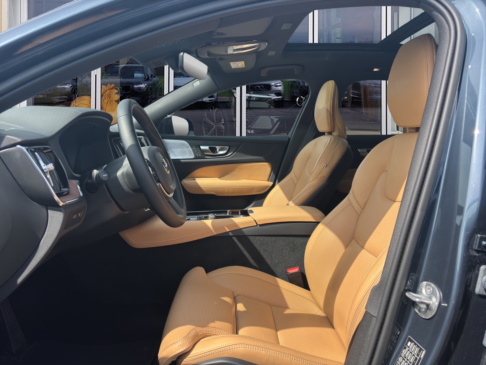 VOLVO V60 2.0 T8 TE Ultimate Dark eAWD-image-8