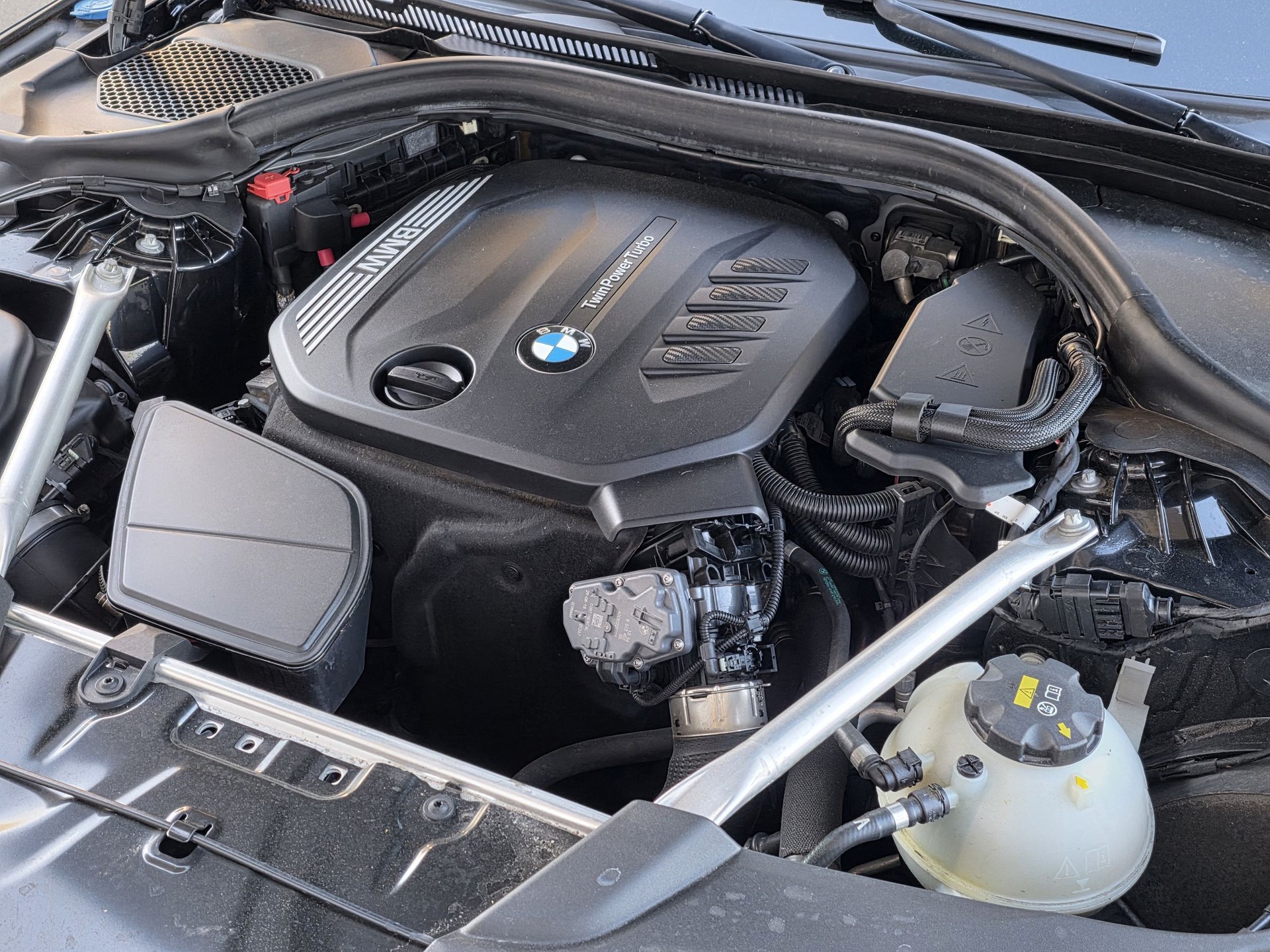 BMW 520d xDrive Touring Luxury-image-21
