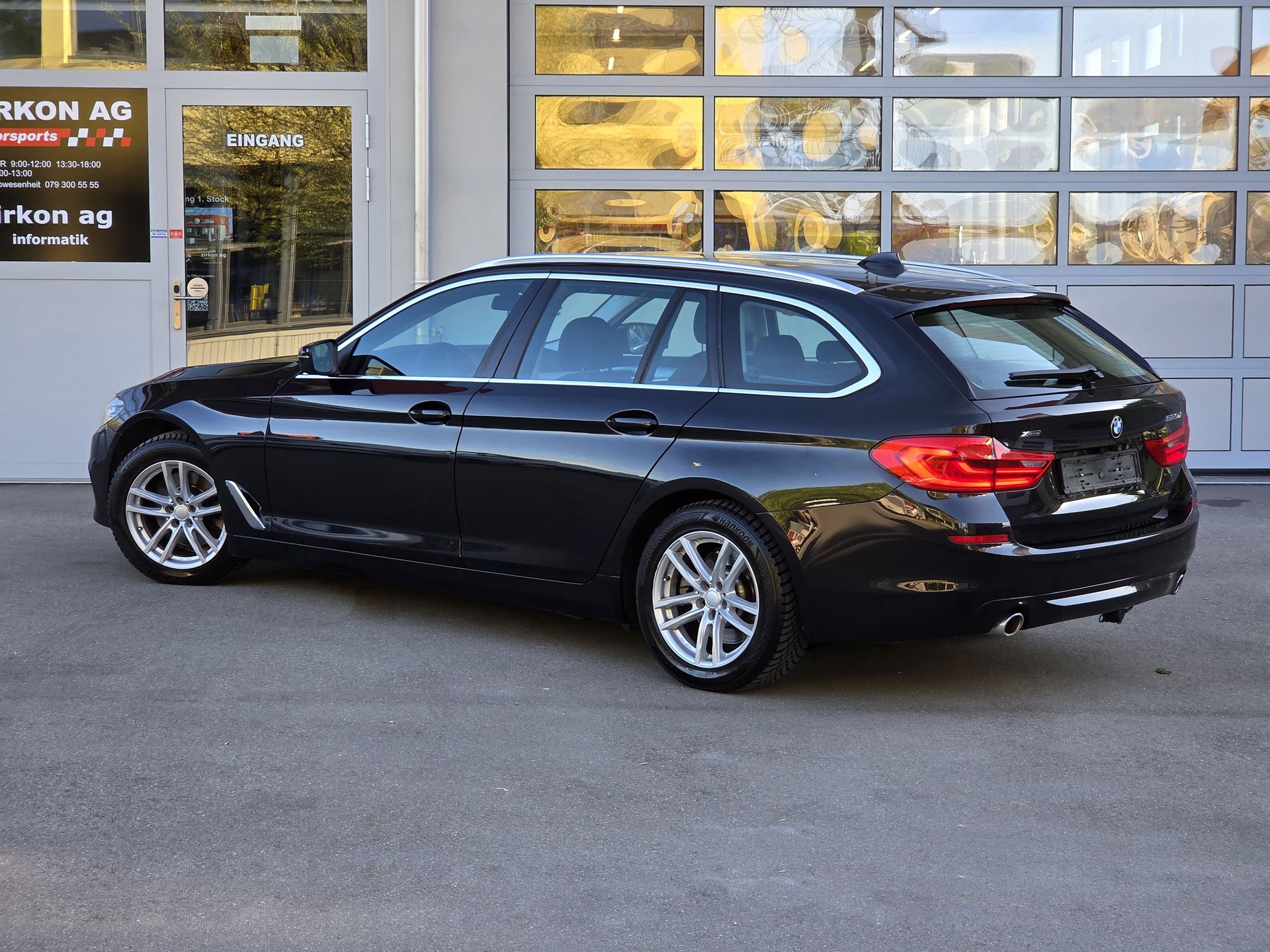 BMW 520d xDrive Touring Luxury-image-8
