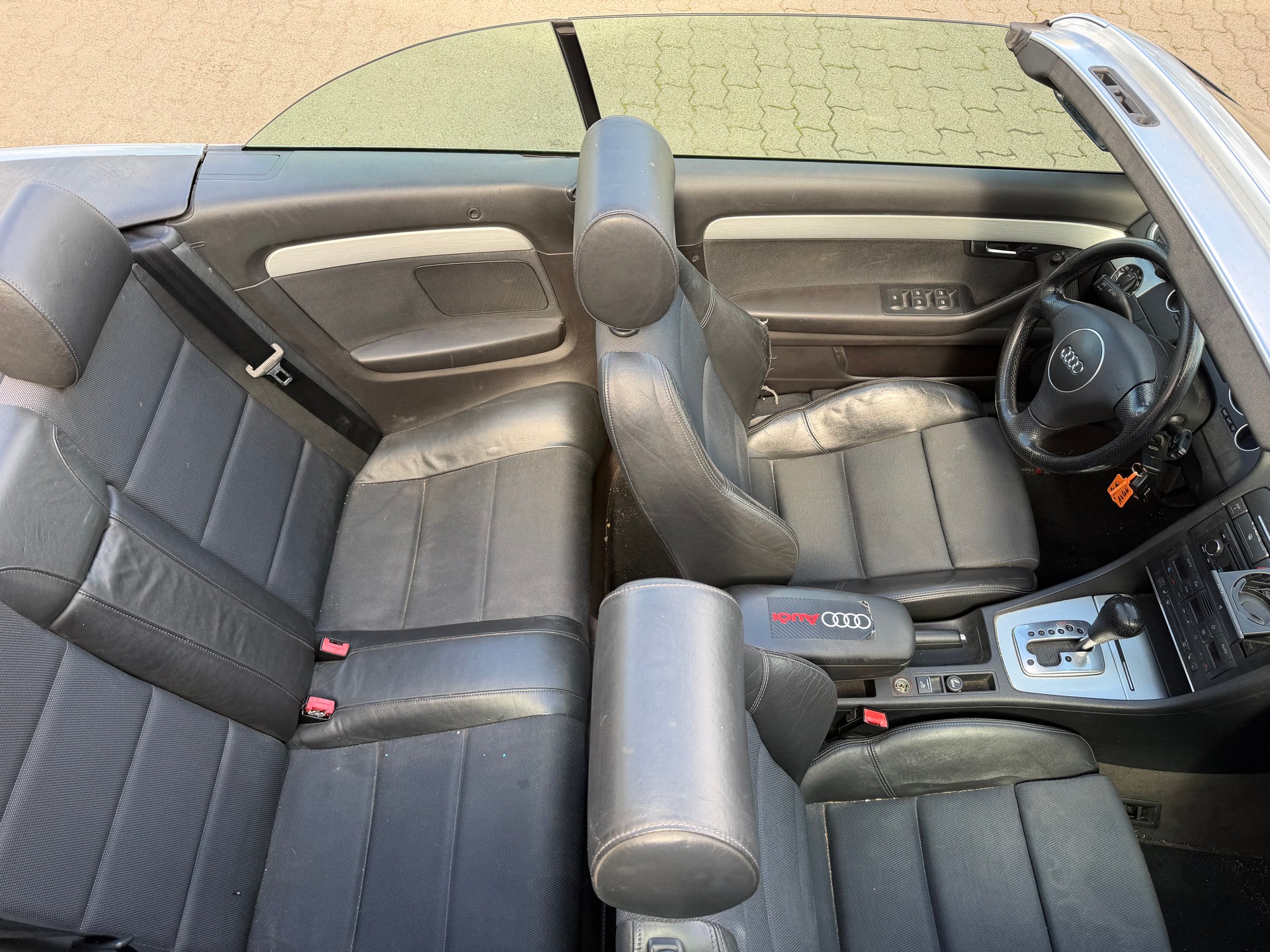 AUDI A4 Cabriolet 1.8 Turbo-image-7
