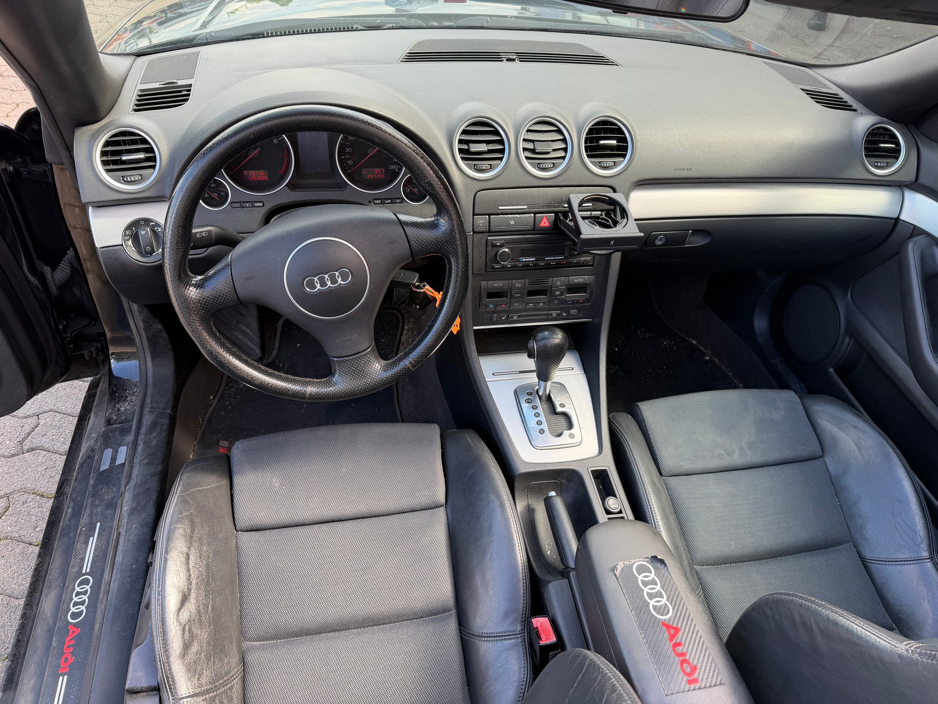 AUDI A4 Cabriolet 1.8 Turbo-image-9