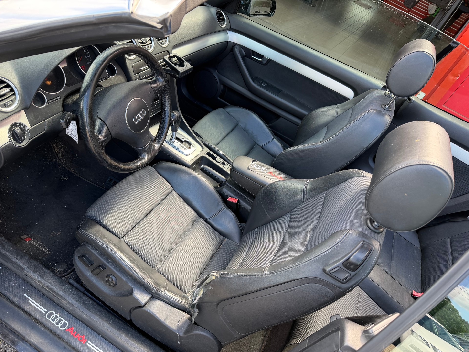 AUDI A4 Cabriolet 1.8 Turbo-image-8