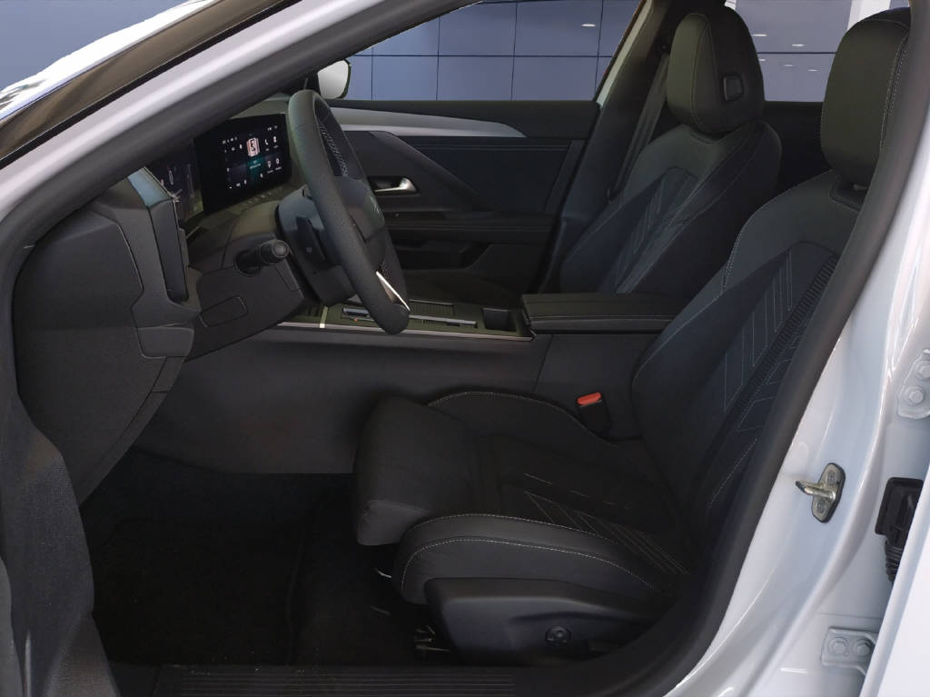 OPEL Astra-e Sports Tourer Ultimate-image-9